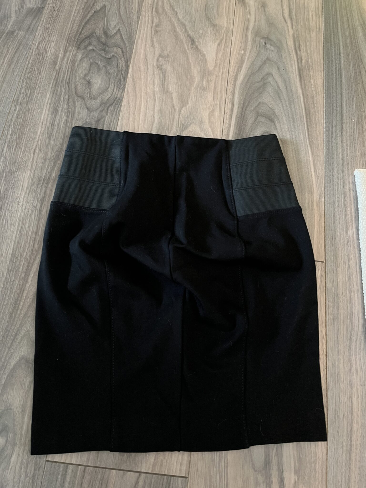 Image for High-waisted black skirt