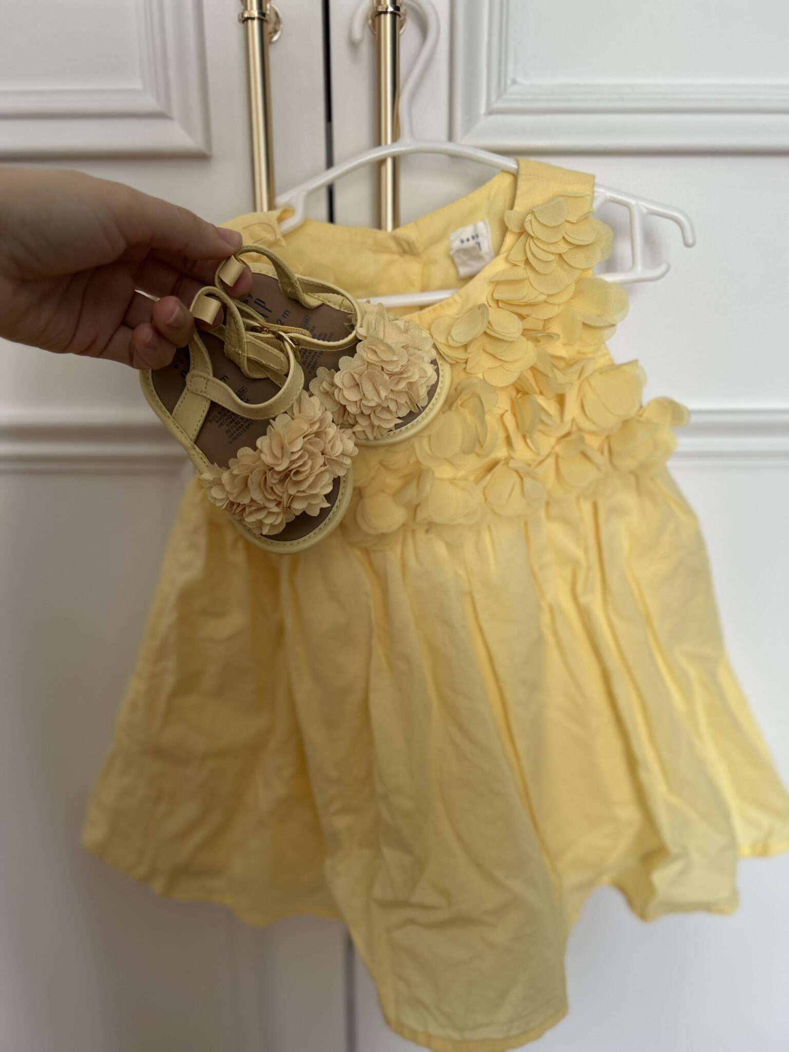 Featured image for Si jolie robe et sandales bébé fille