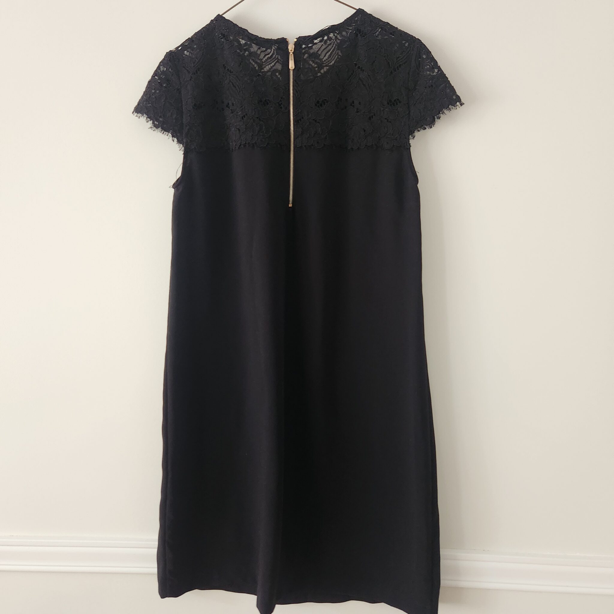 Image for Robe noire avec dentelle