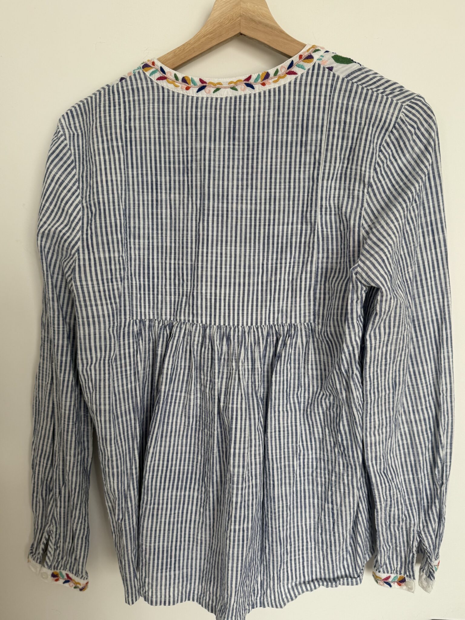 Image for Chemise Caché Cache rayée et symboles