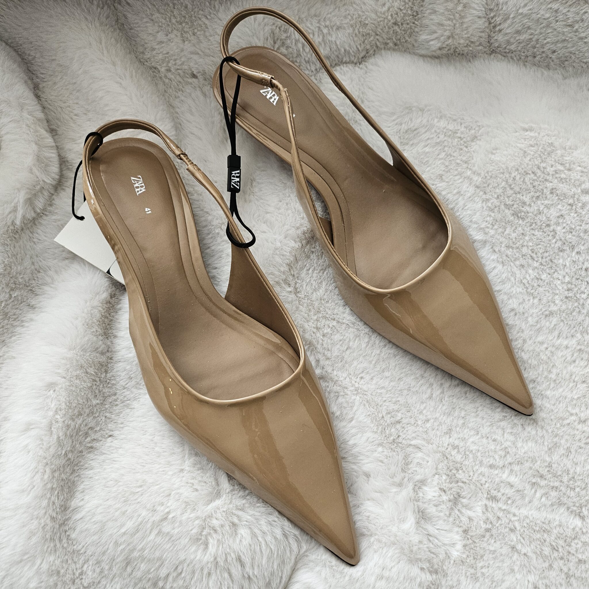 Featured image for Small high heels