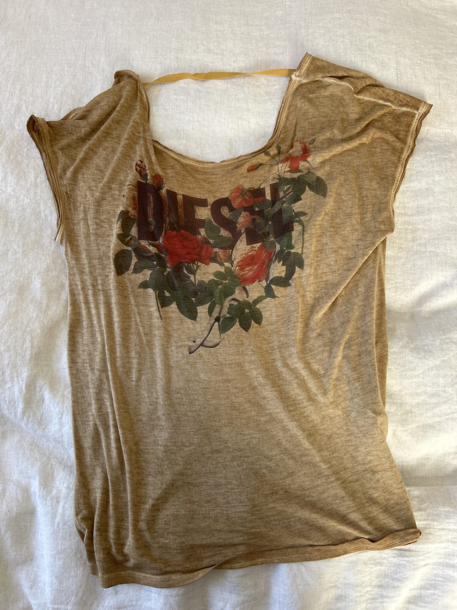Featured image for Top de marque Diesel, dos ouvert