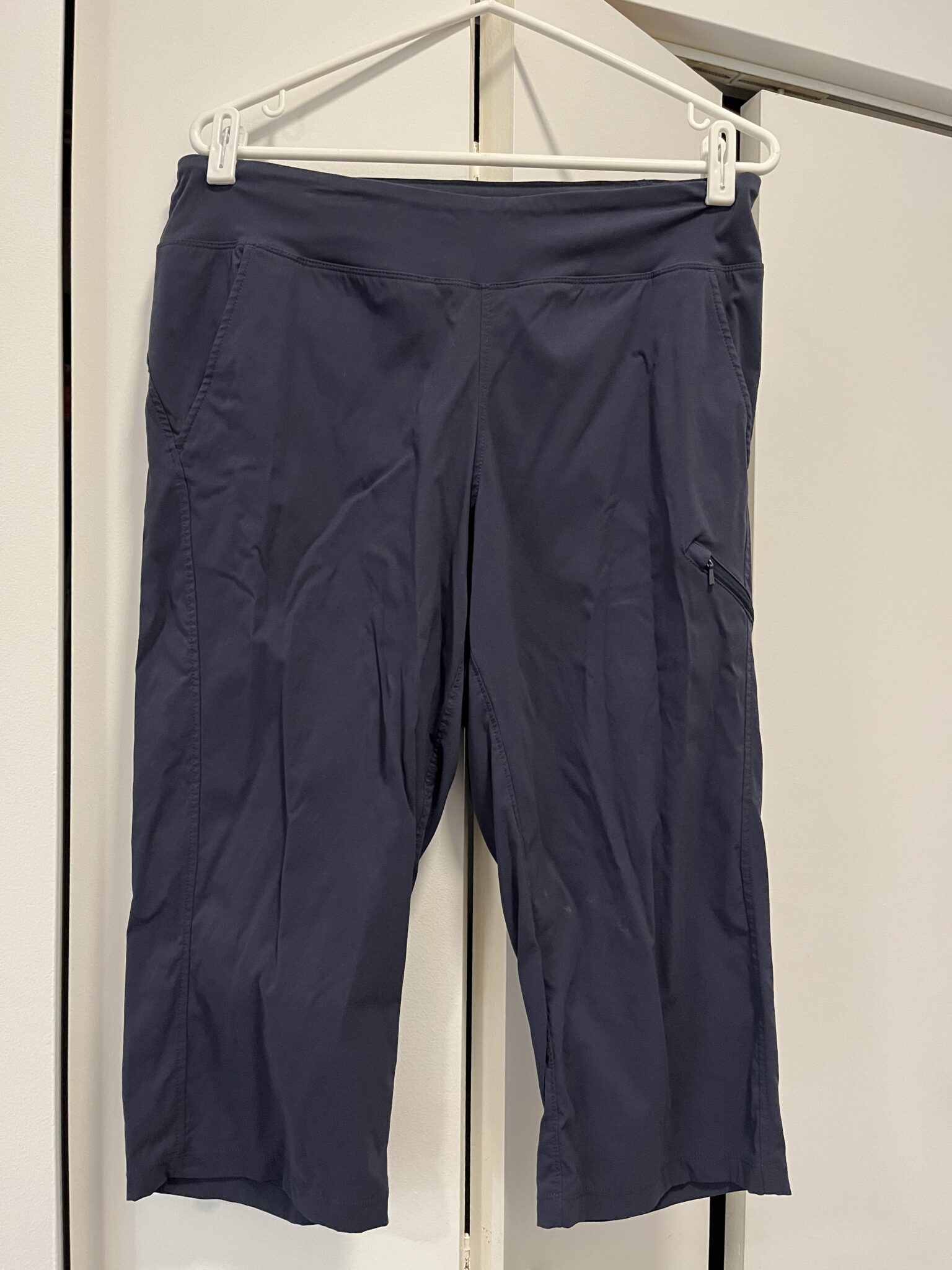 Featured image for Mountain Hardwear 3/4 Pants