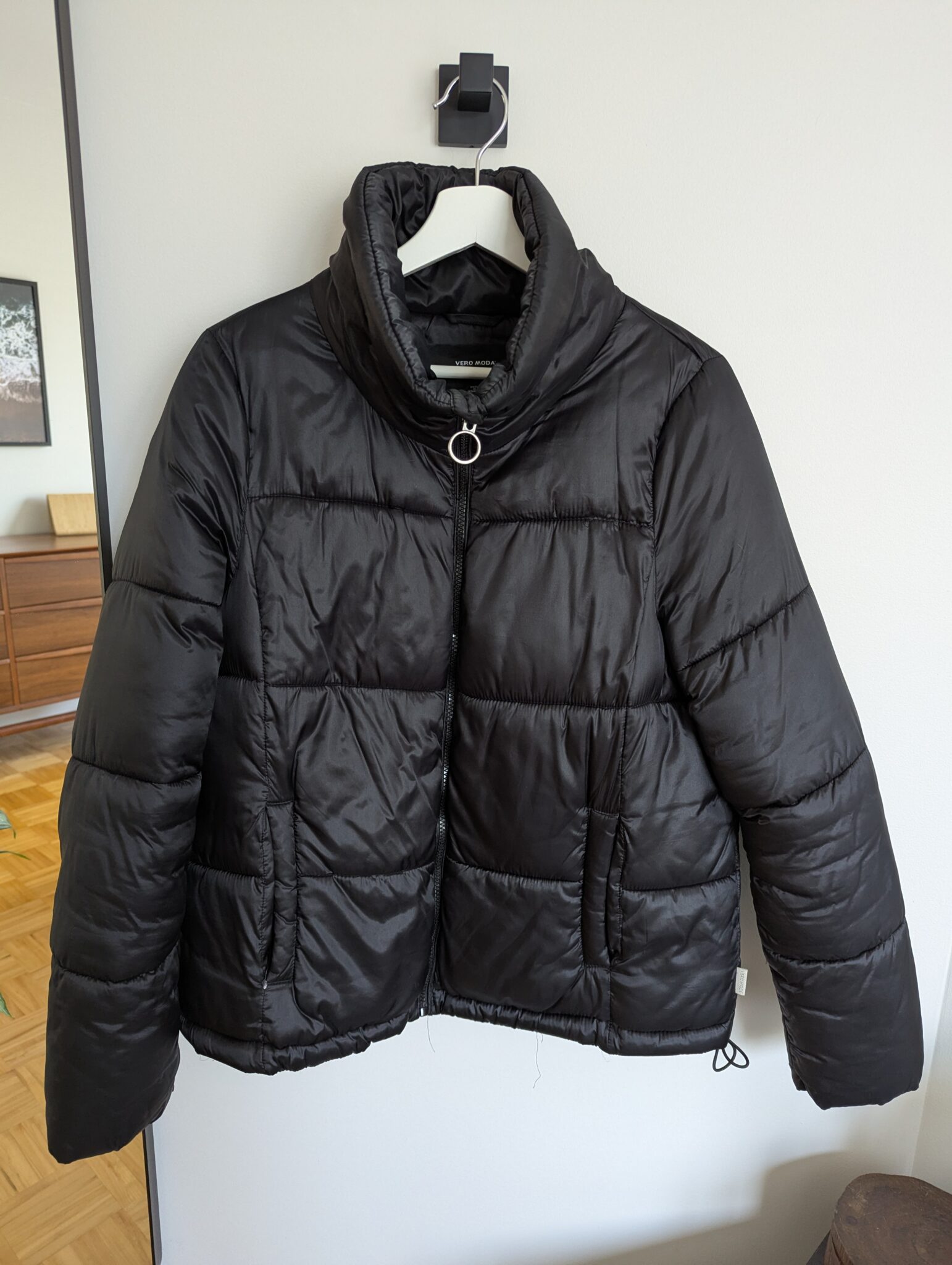 Featured image for Manteau noir | mi-saison