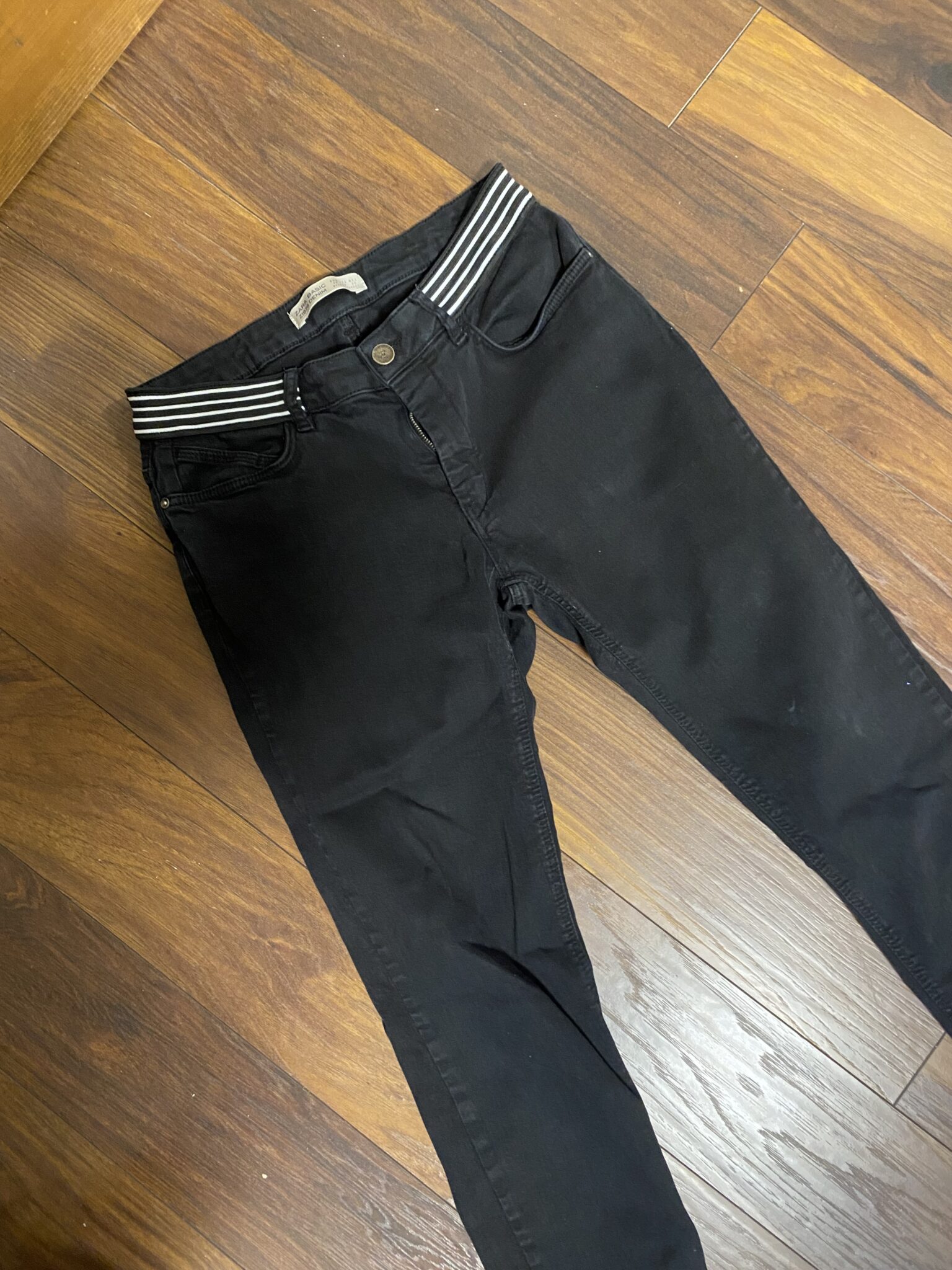 Featured image for Denim noir Zara