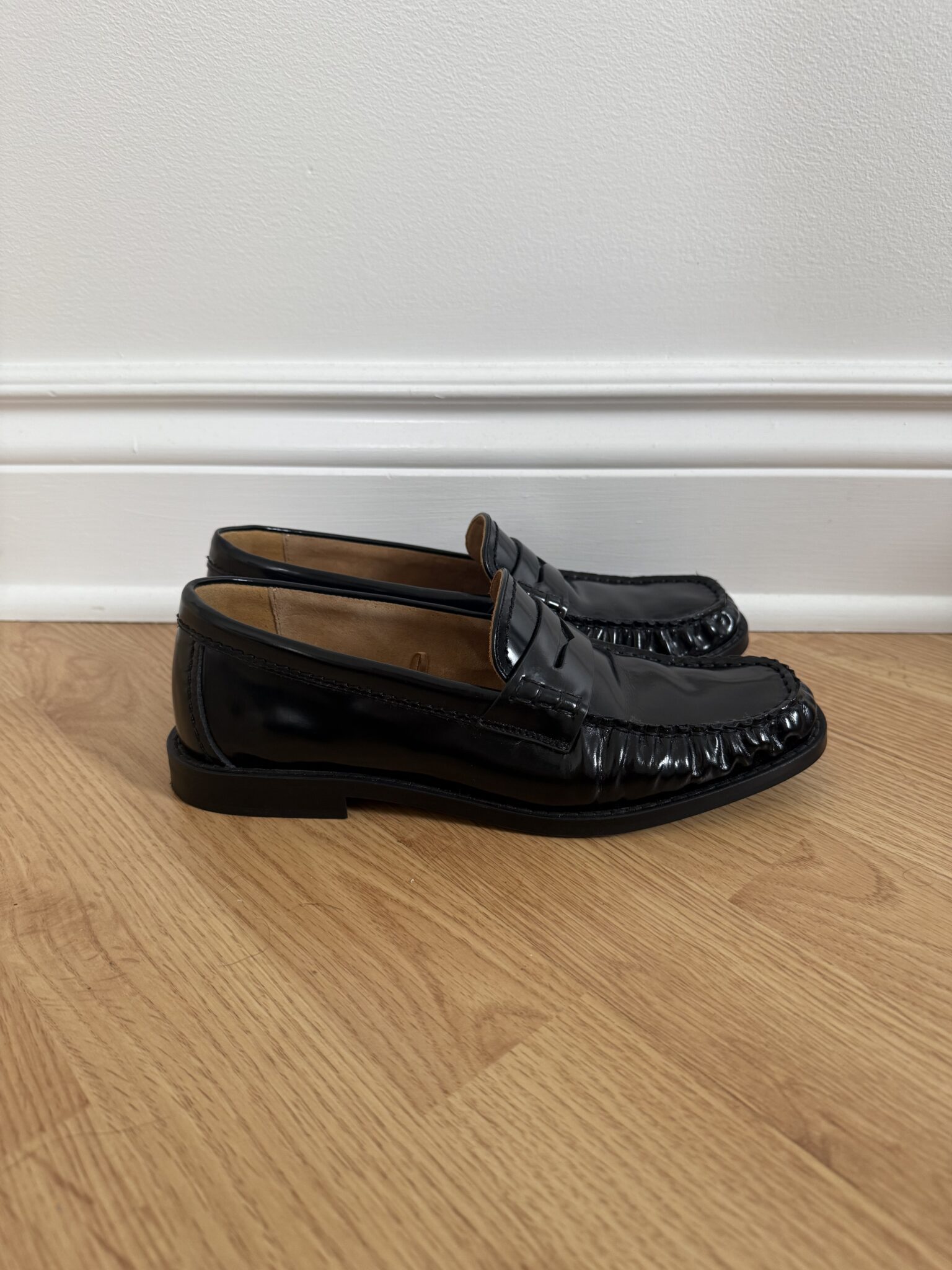 Featured image for Patent leather loafers - size 39 EUR