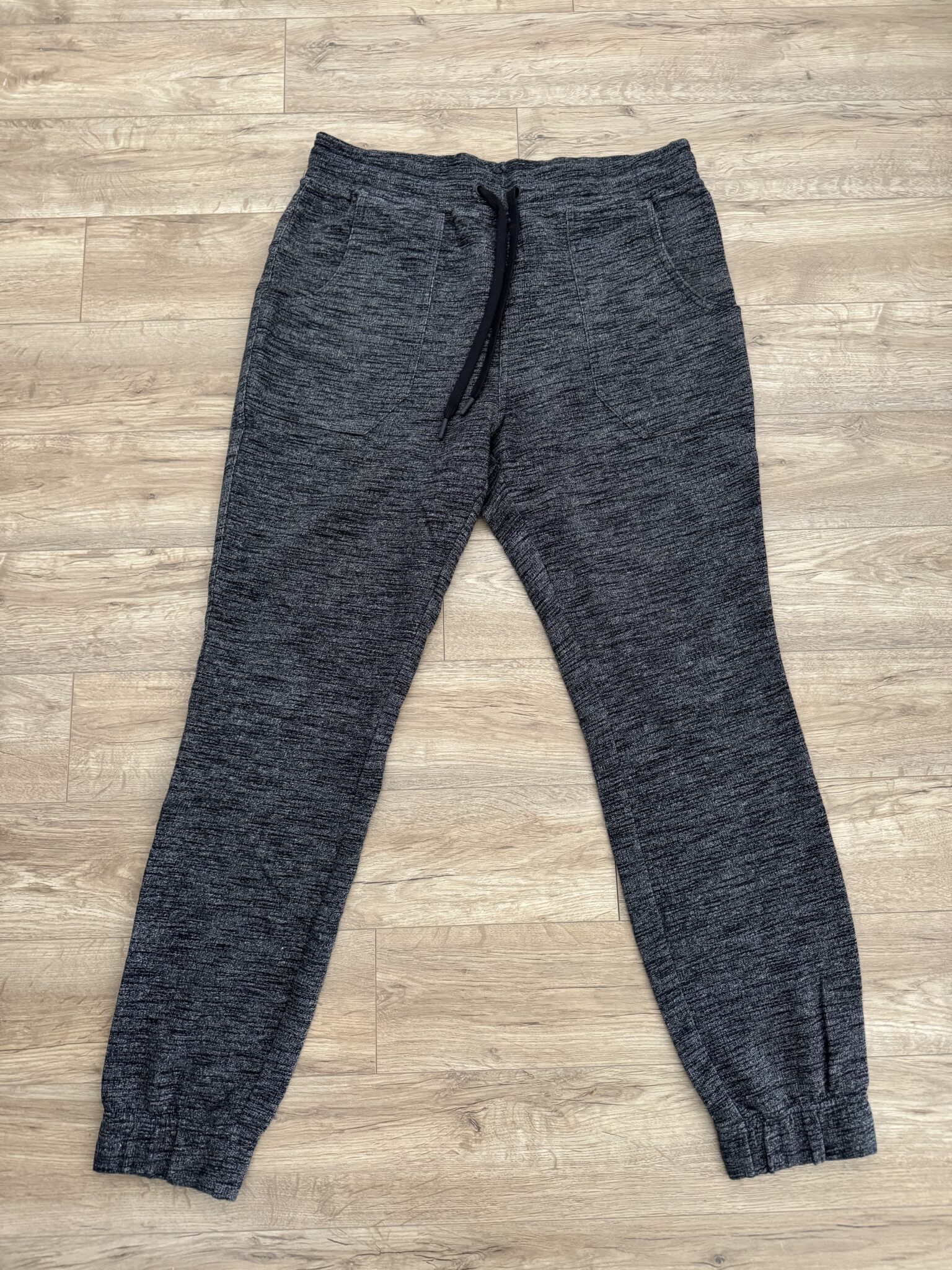 Featured image for L -Jogging pour homme gris