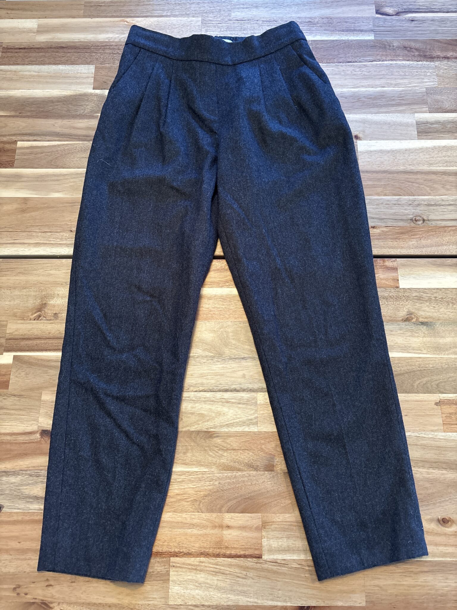 Featured image for Baisse $$‼️ Pantalon laine classique Babaton