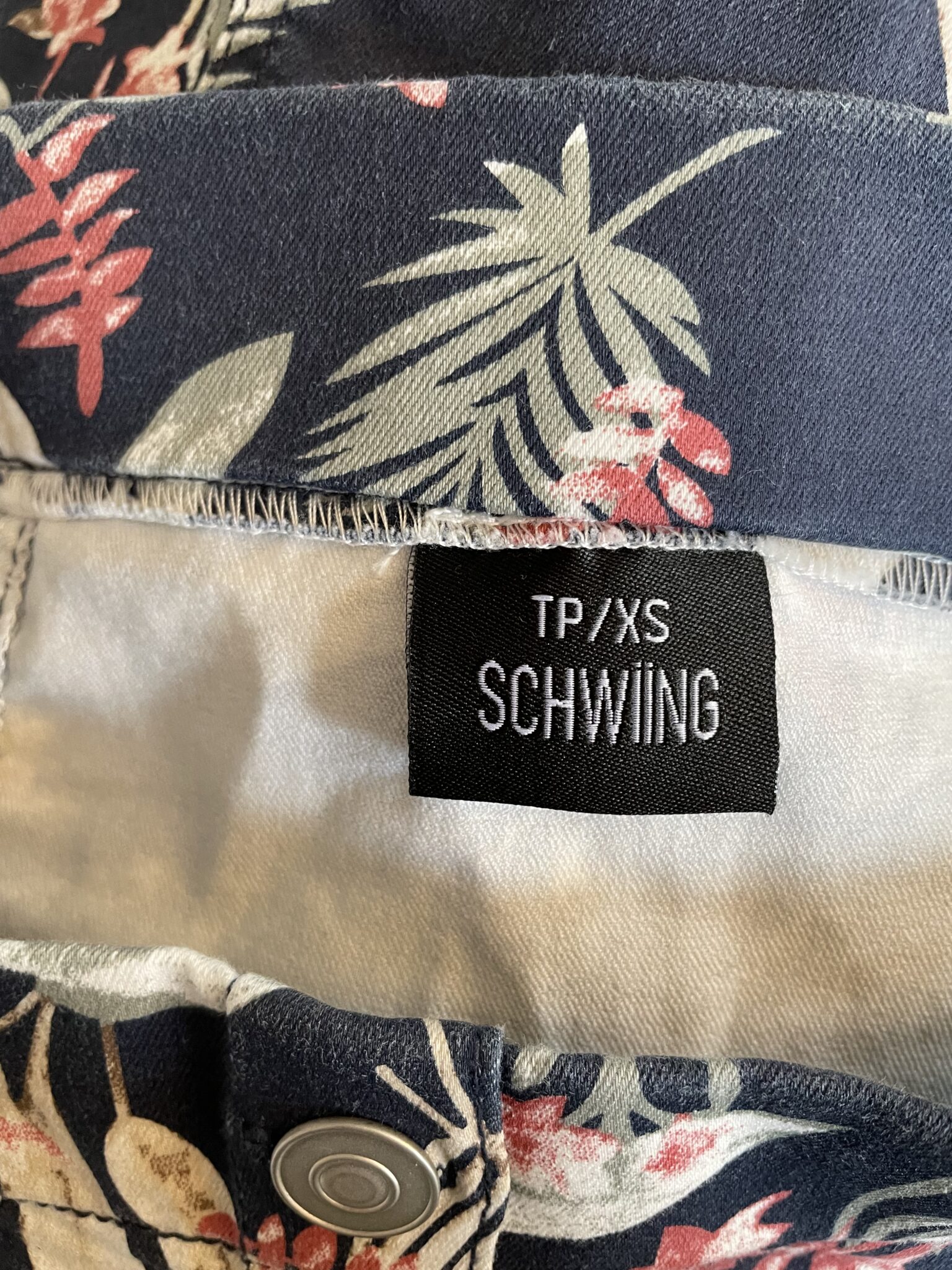 Image for Jupe courte Schwiing