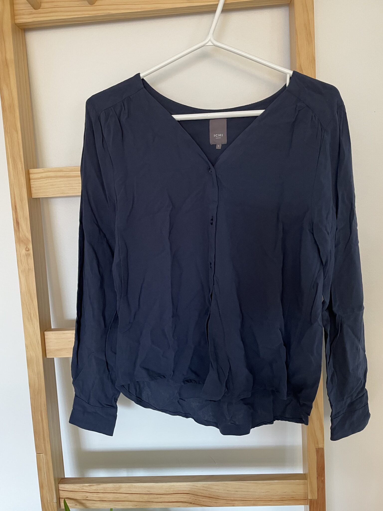 Featured image for Chemise bleue marine