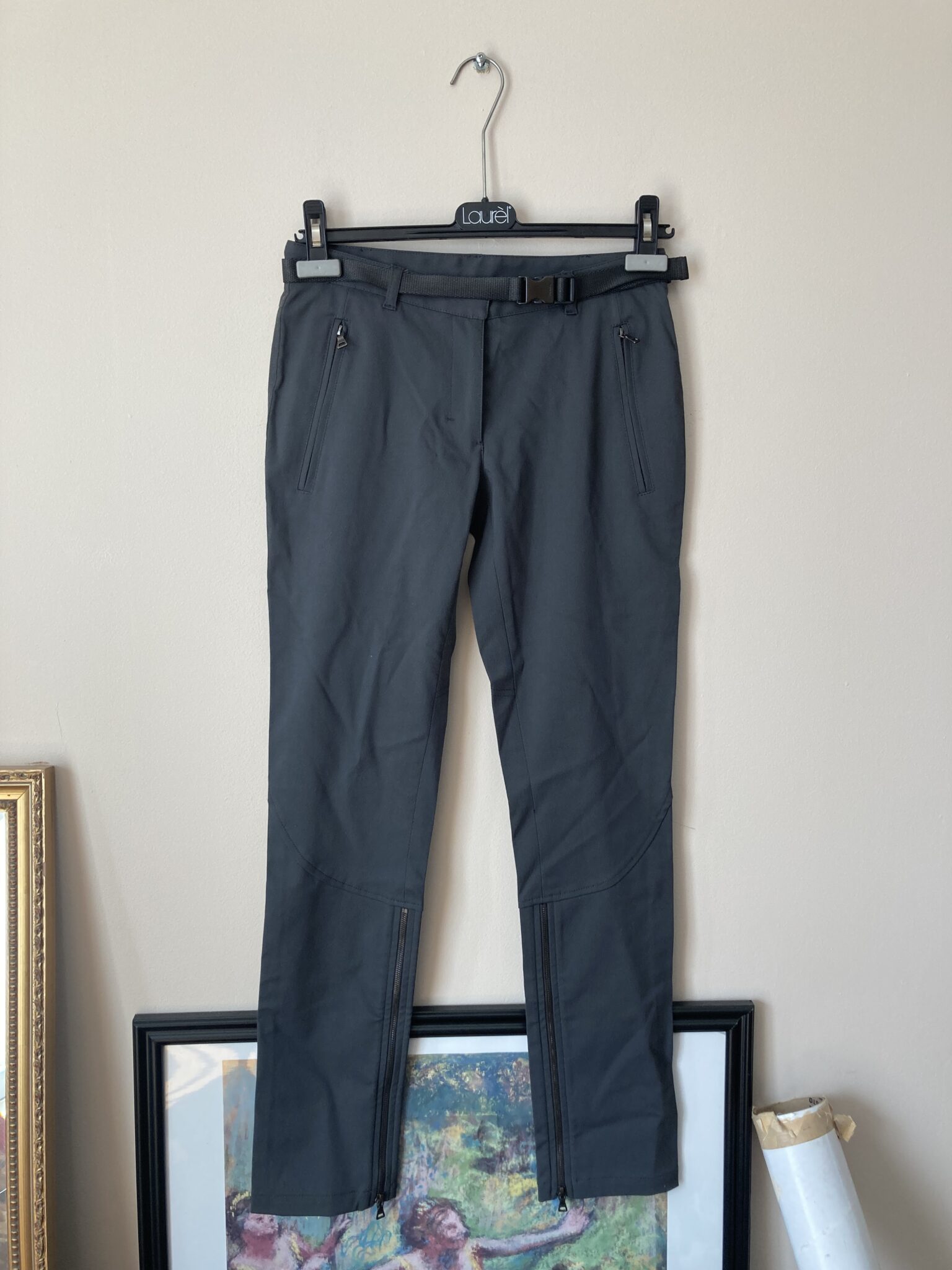 Featured image for Pantalon Prada Sport taille 38 valeur 1995$