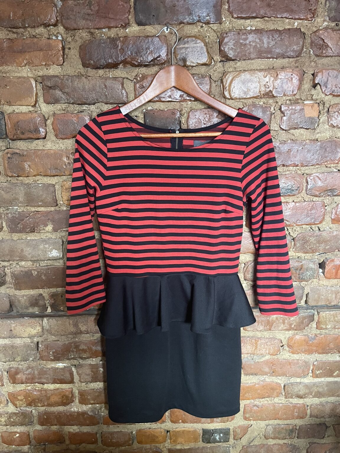 Featured image for Chic vintage office dress