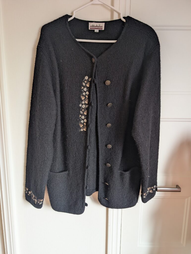 Featured image for Vintage jacket with embroidery