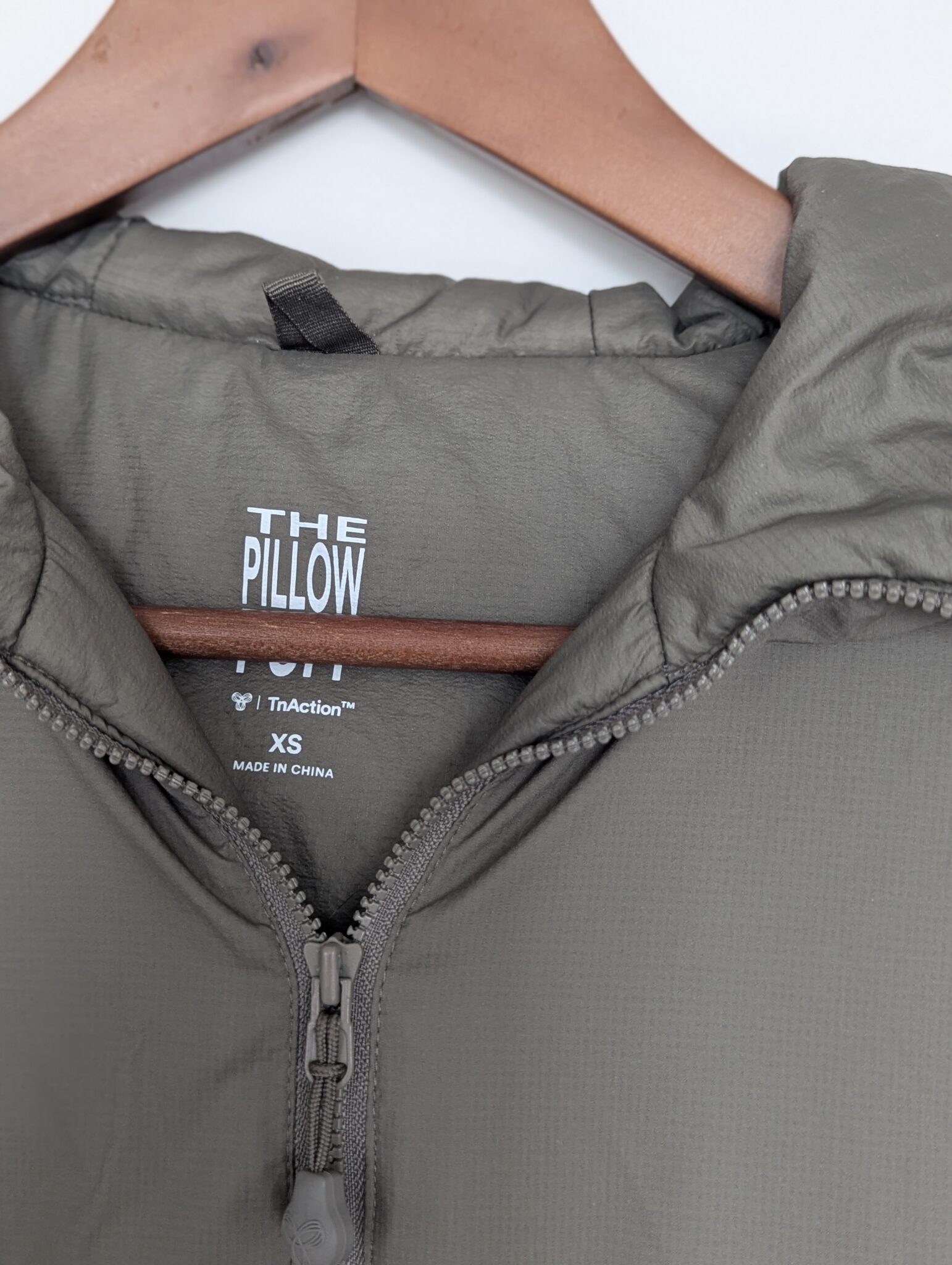 Image for Manteau mi-saison femme Aritzia The Pillow Puff XS