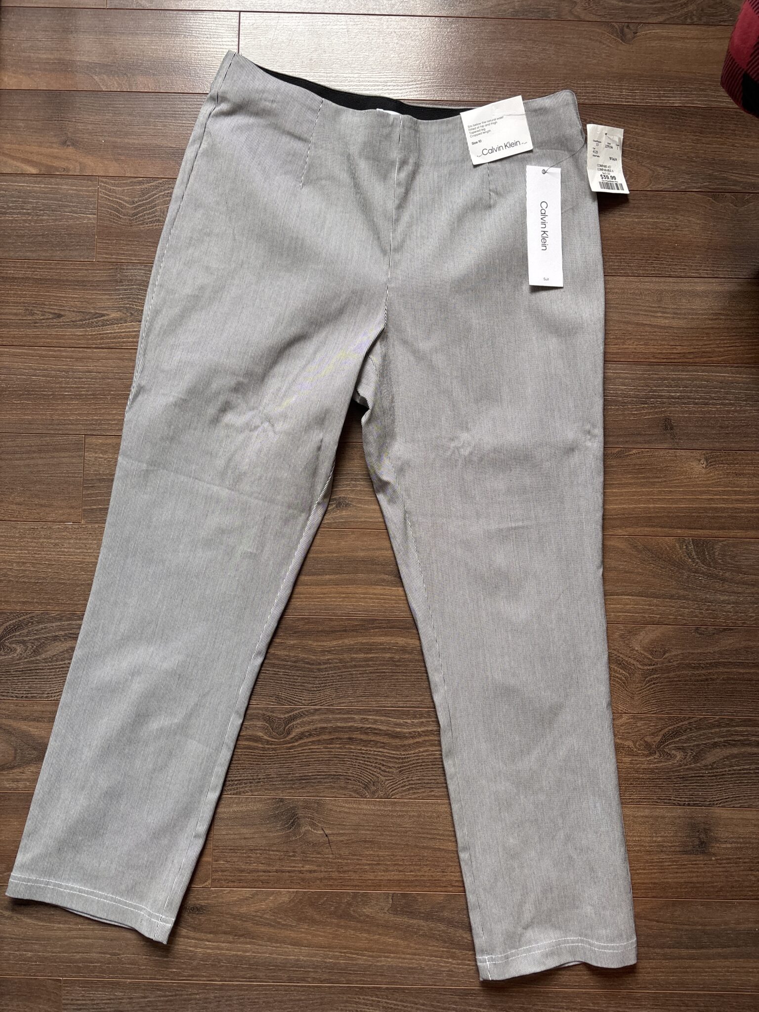 Featured image for Pantalon propre ligné
