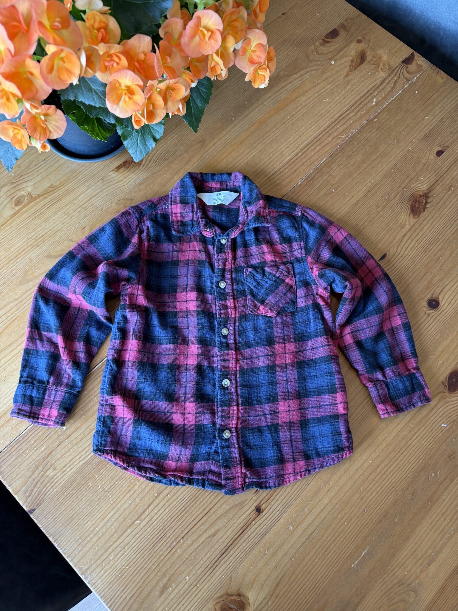 Featured image for Chemise à carreaux rouge et bleu