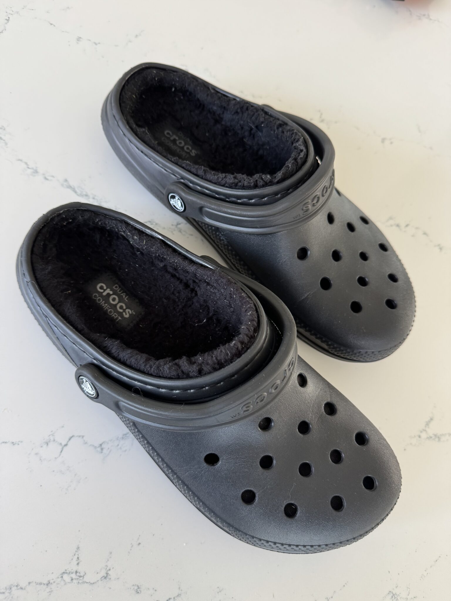 Featured image for 9 Homme - Crocs noir pour homme