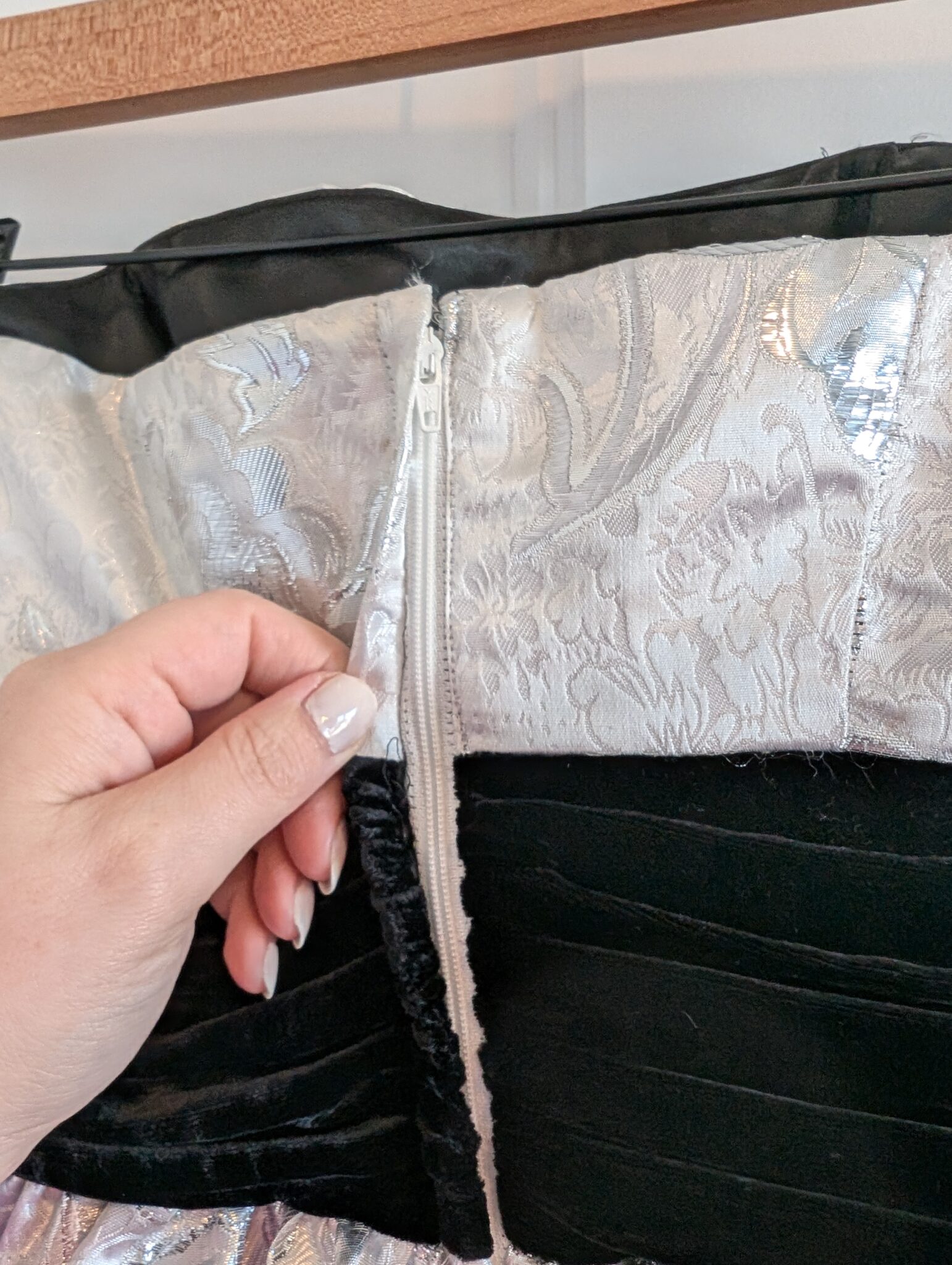 Image for Betsey Johnson/Robe argentée Sz 4
