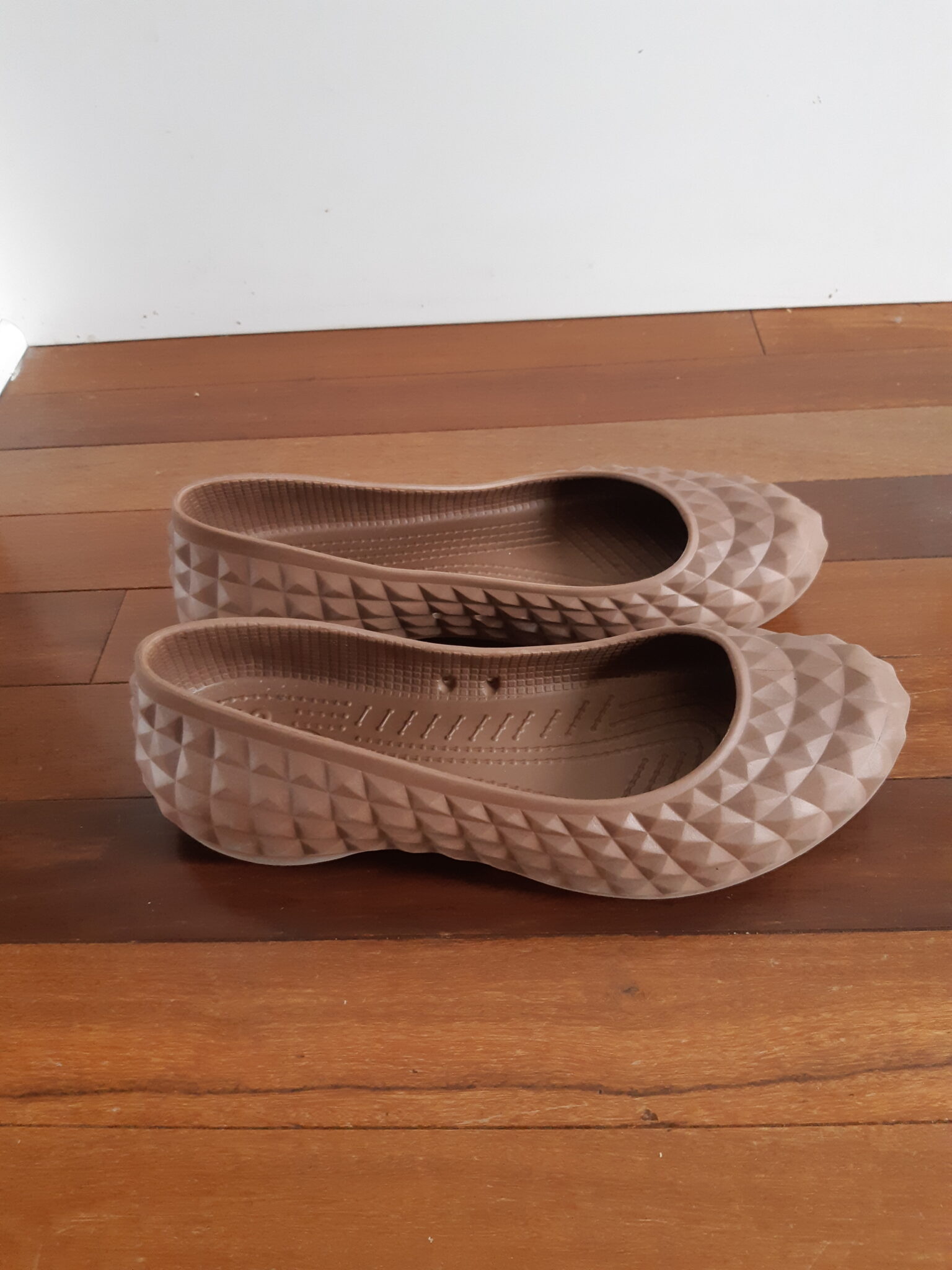 Featured image for Crocs ballerinas, size 8
