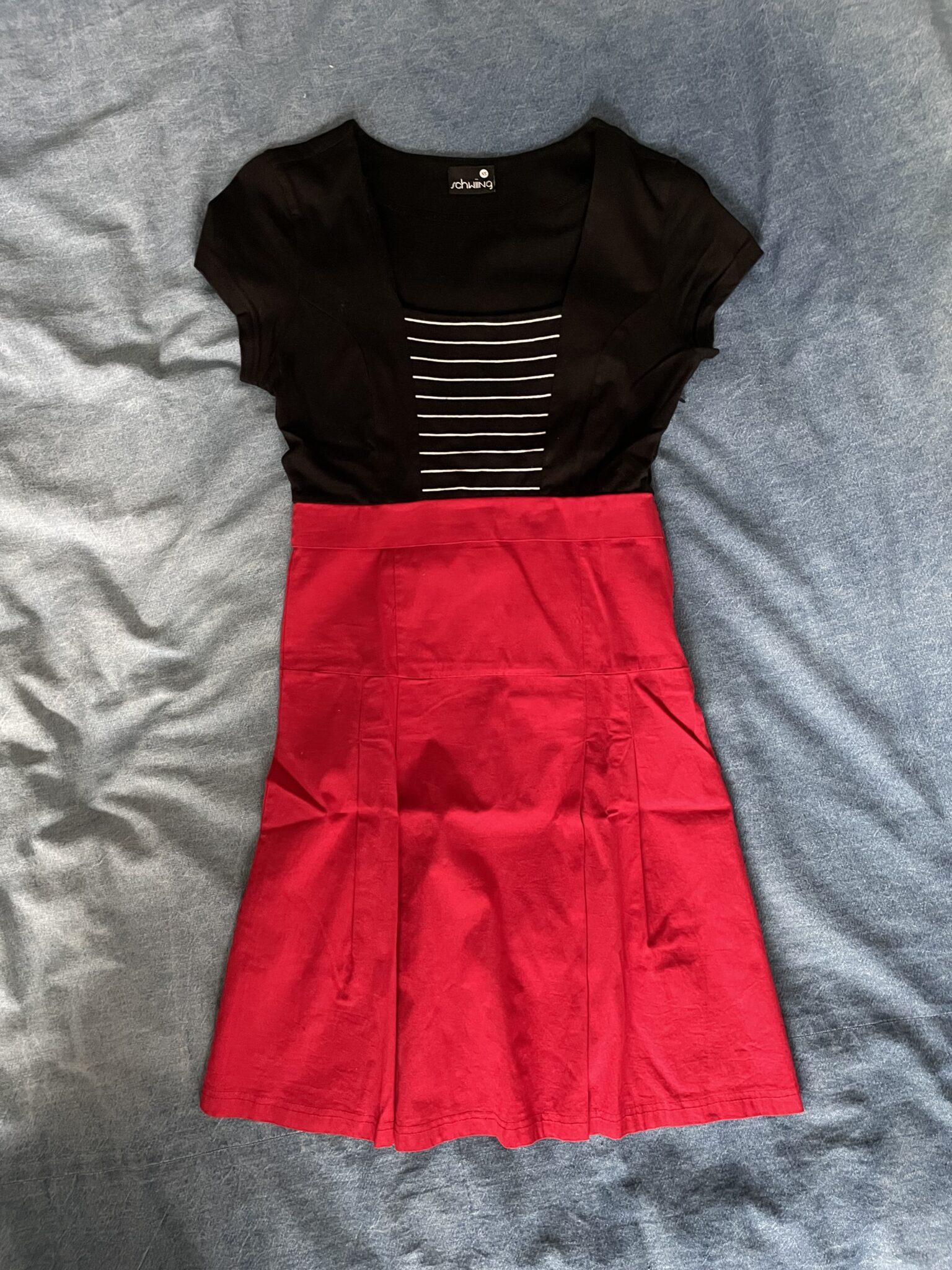 Featured image for Robe rouge Schwiing