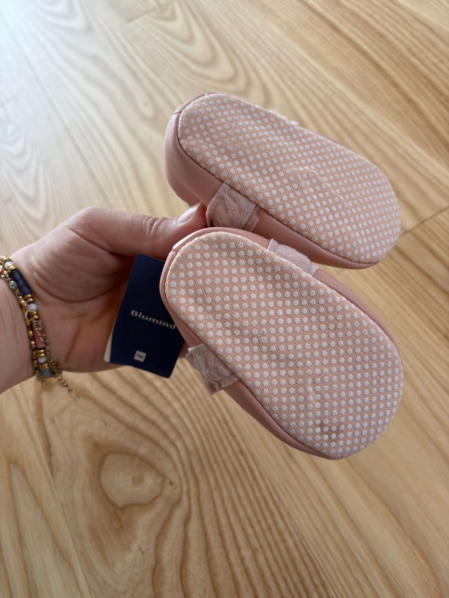 Image for Chaussons roses - Neufs !