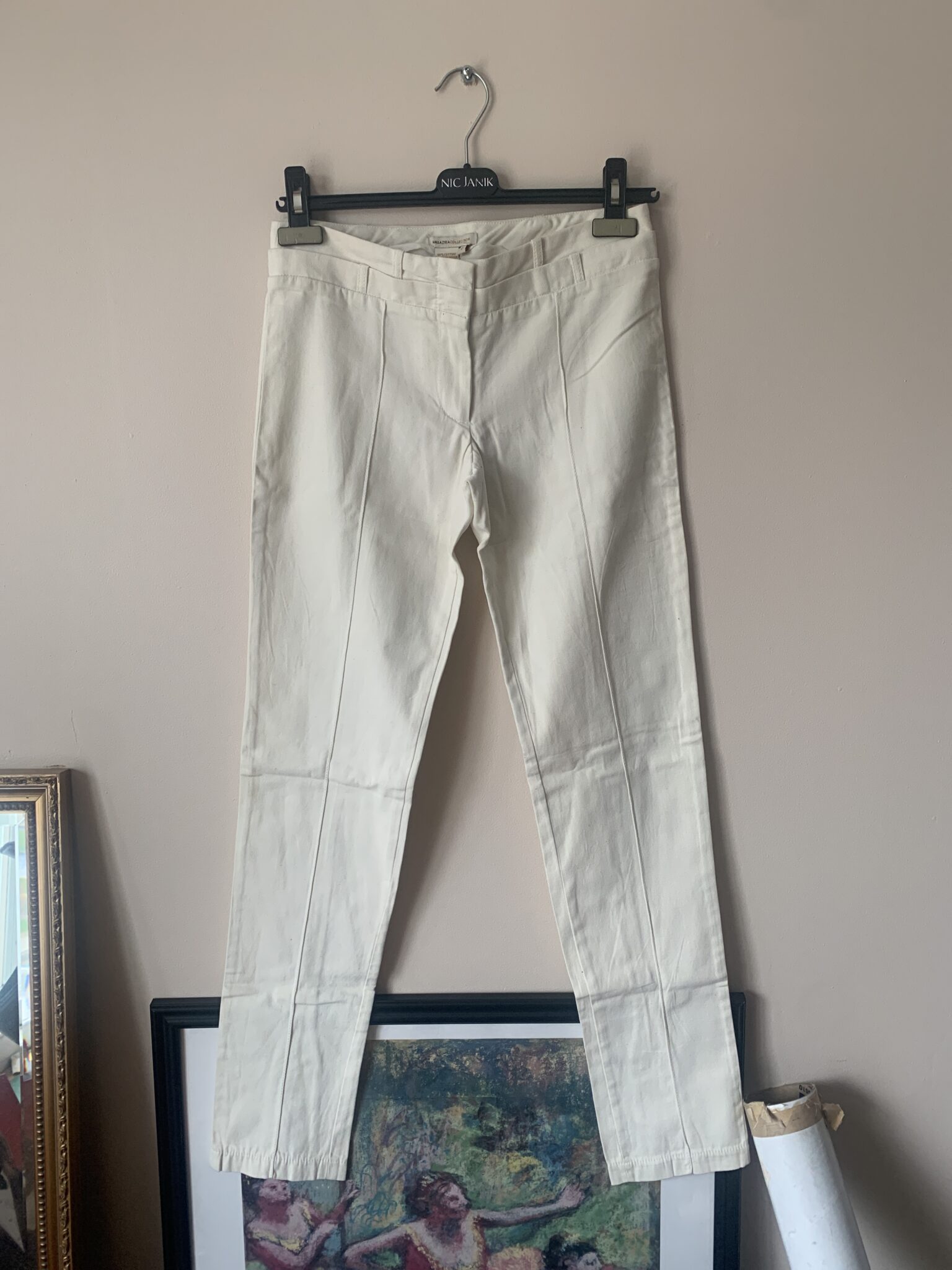 Featured image for Pantalon skiny BCBG Maxazria taille 0