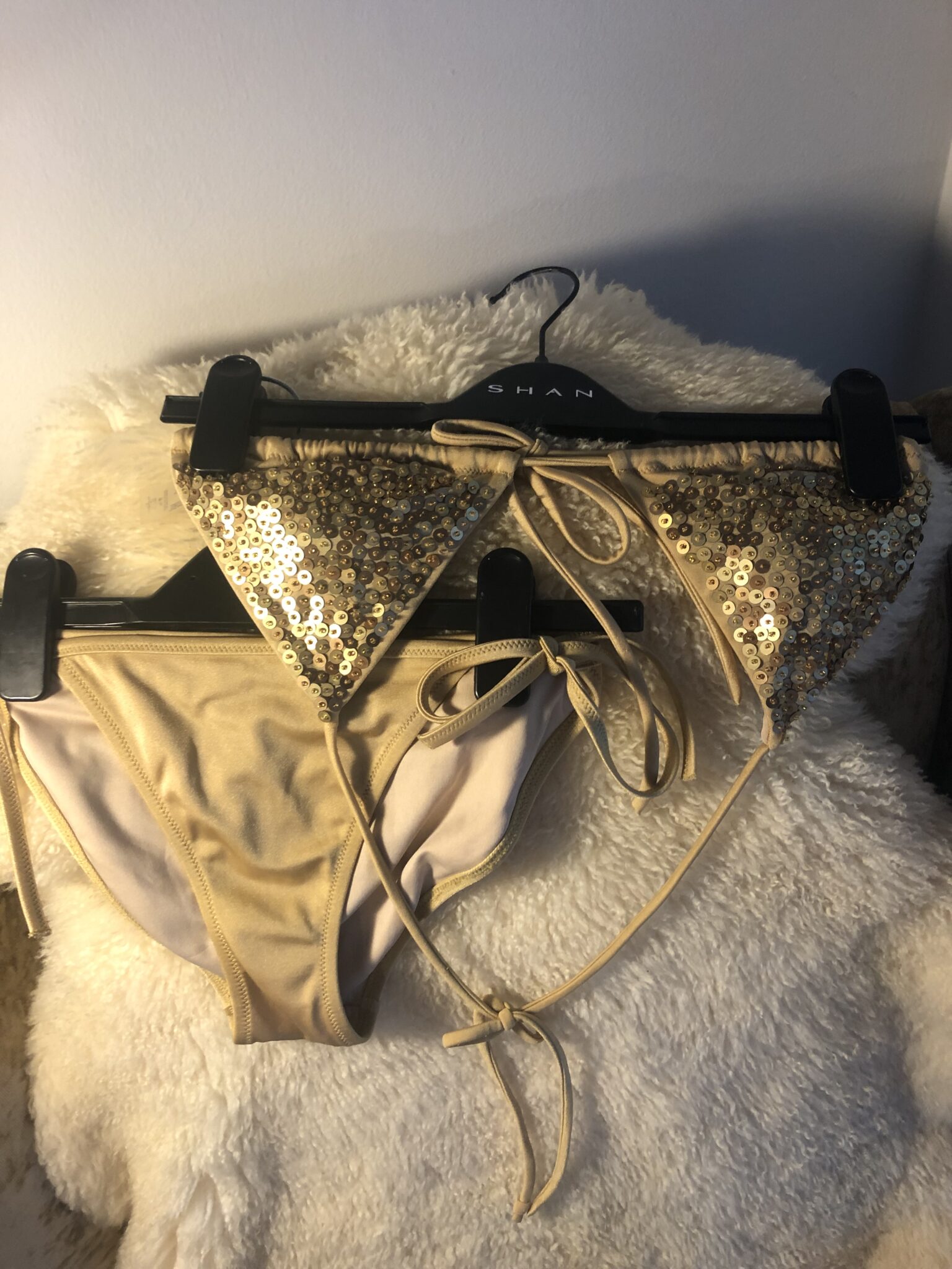 Featured image for Haut de bikini 👙 victoria secret gold small-medium