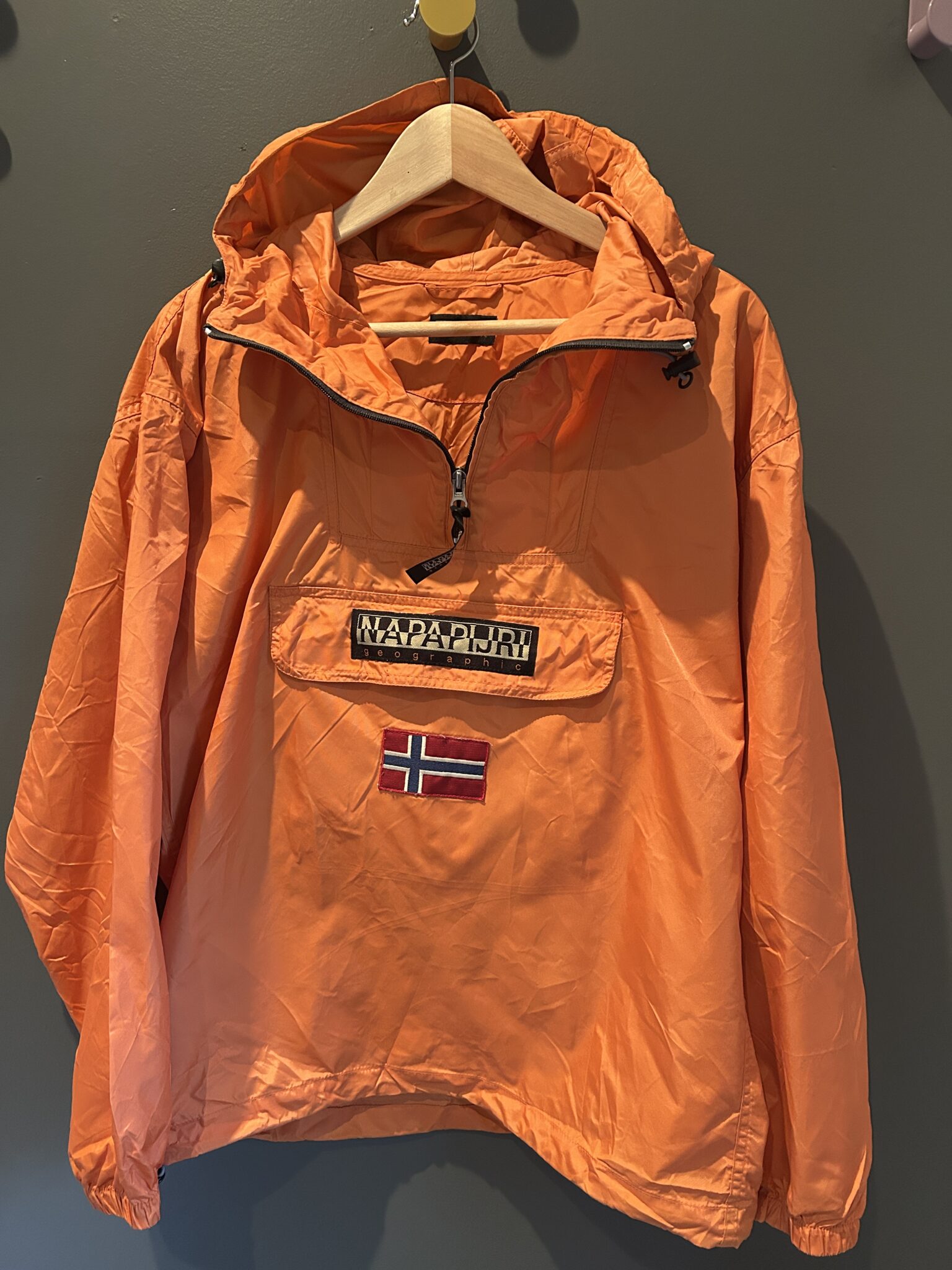 Featured image for Blouson imperméable pliable Napapijiri