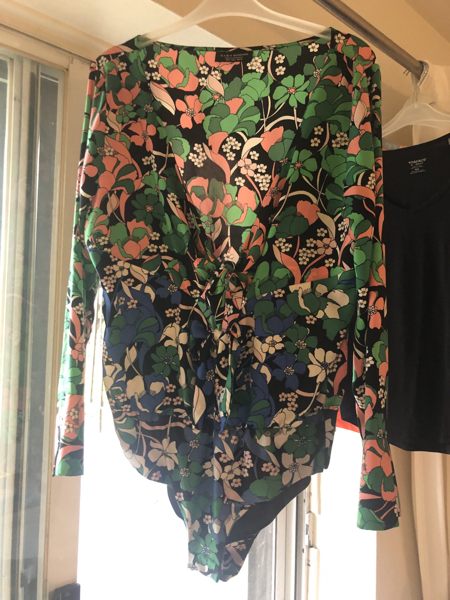 Featured image for Body blouse Zara large fait petit