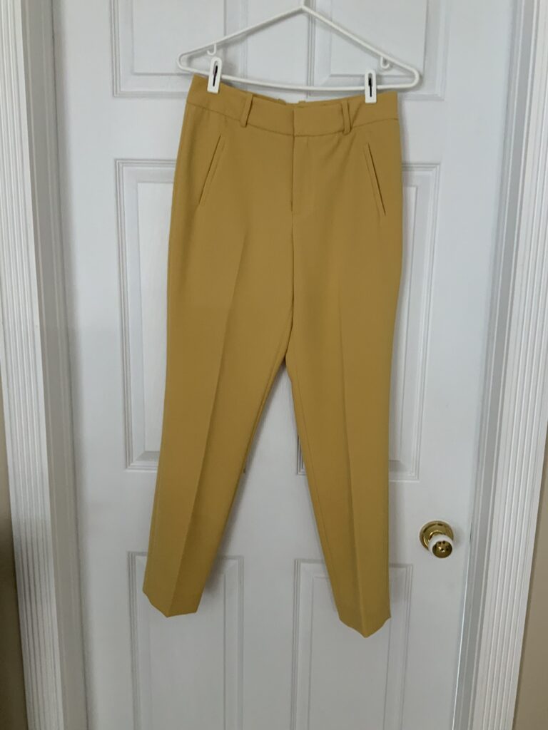 Featured image for NEW 4 YEARS PANT AND MEDIUM BLOUSE (SIMONS) SEE PHOTO BOTH FOR $60.00