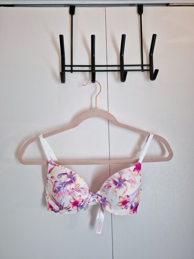 Featured image for Victoria's Secret Bra - Pink 32B