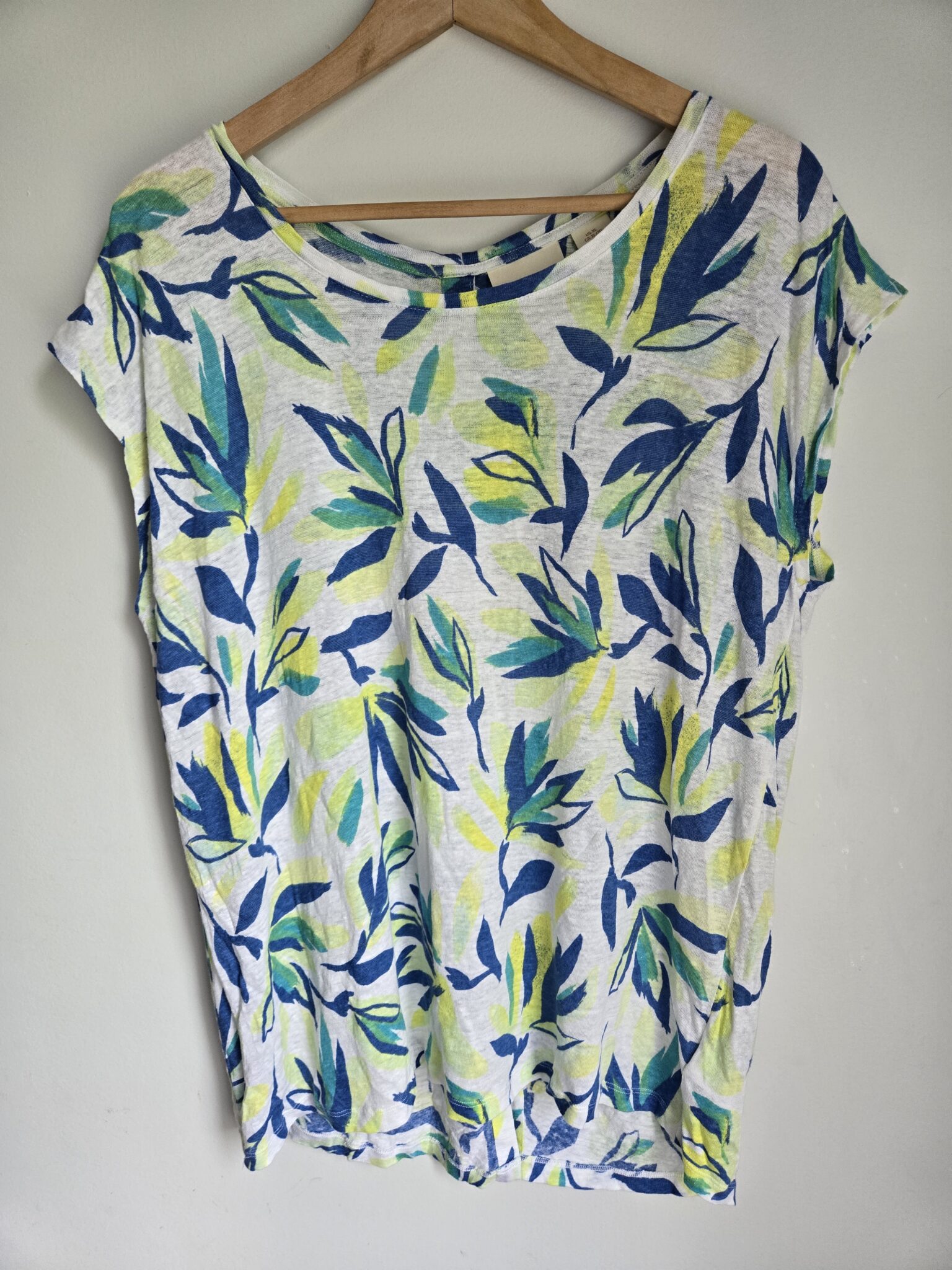 Featured image for Lightweight linen top by Cynthia Rowley