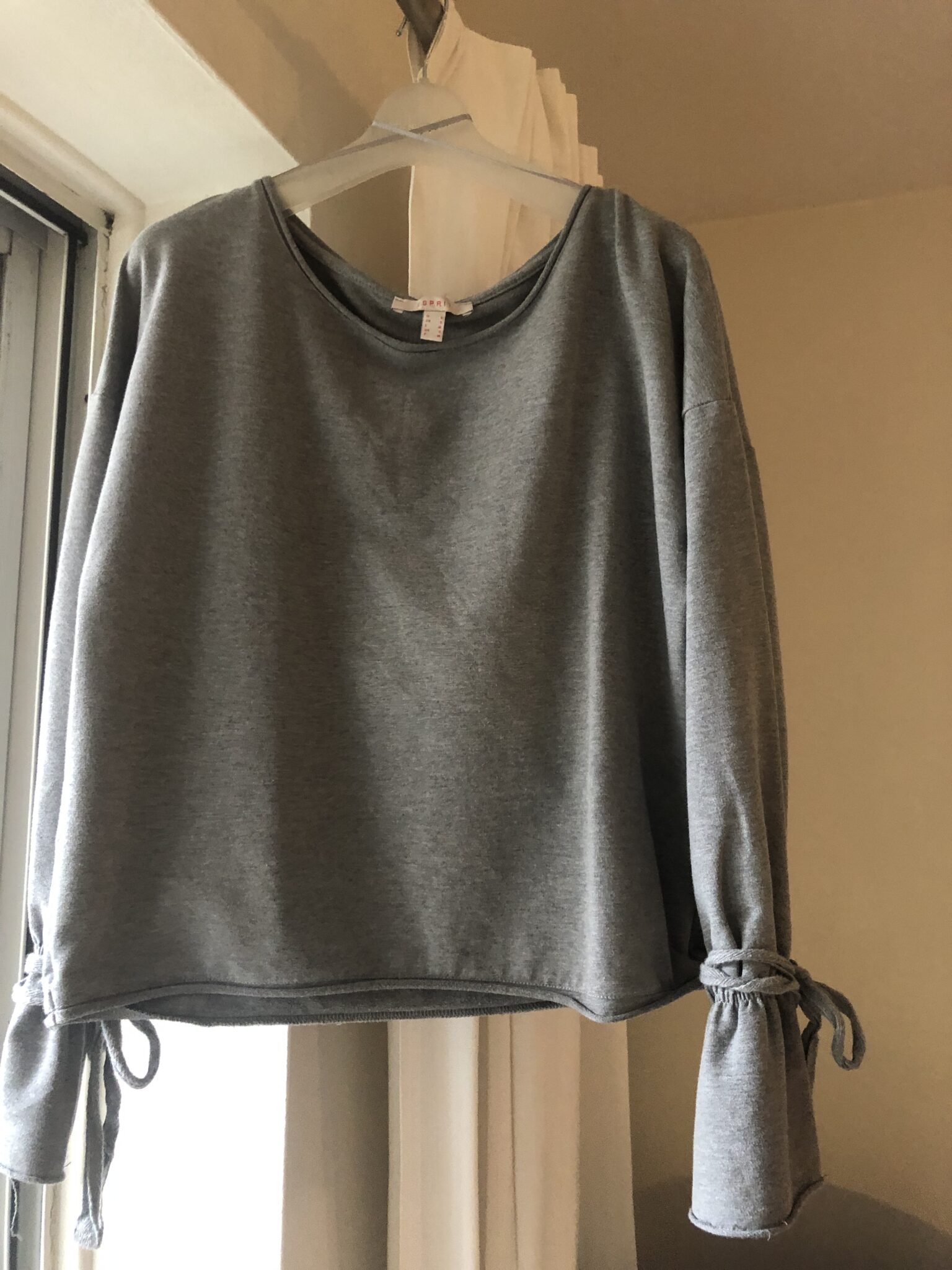 Featured image for Beau chandail coton ouaté stylé small