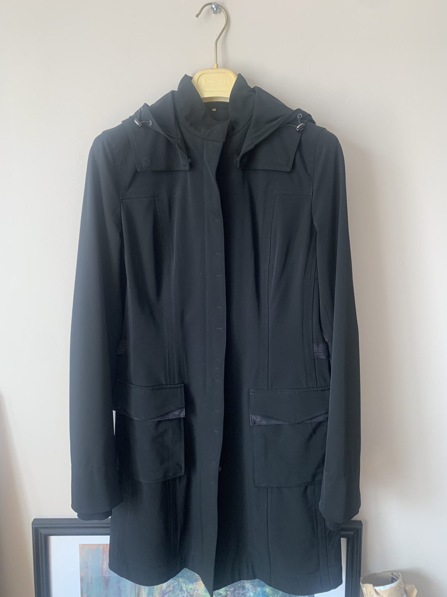 Featured image for Manteau de pluie technique Élie Tahari taille XS ajustable