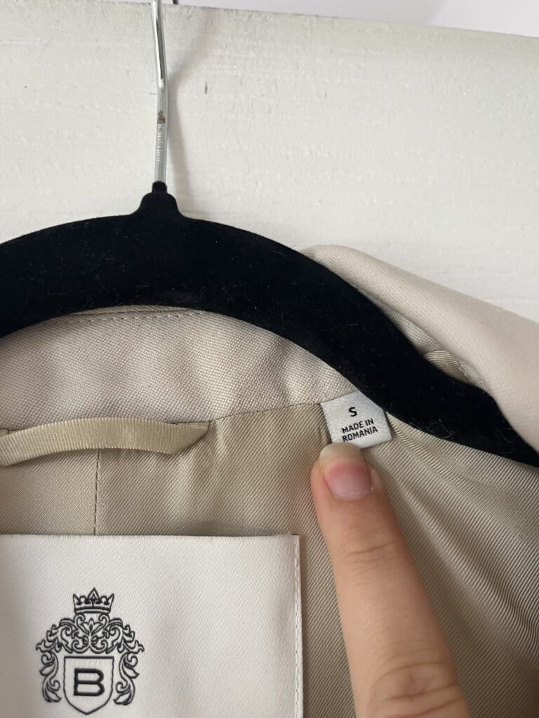 Image for New Babaton Aritzia coat size S beige