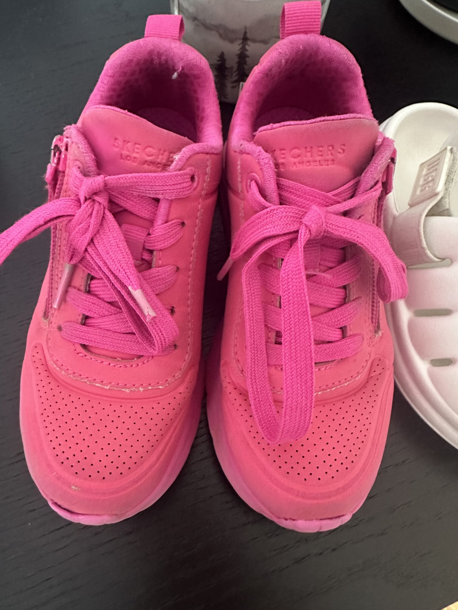 Image for Souliers enfants ( sketchers et Ugg’s)