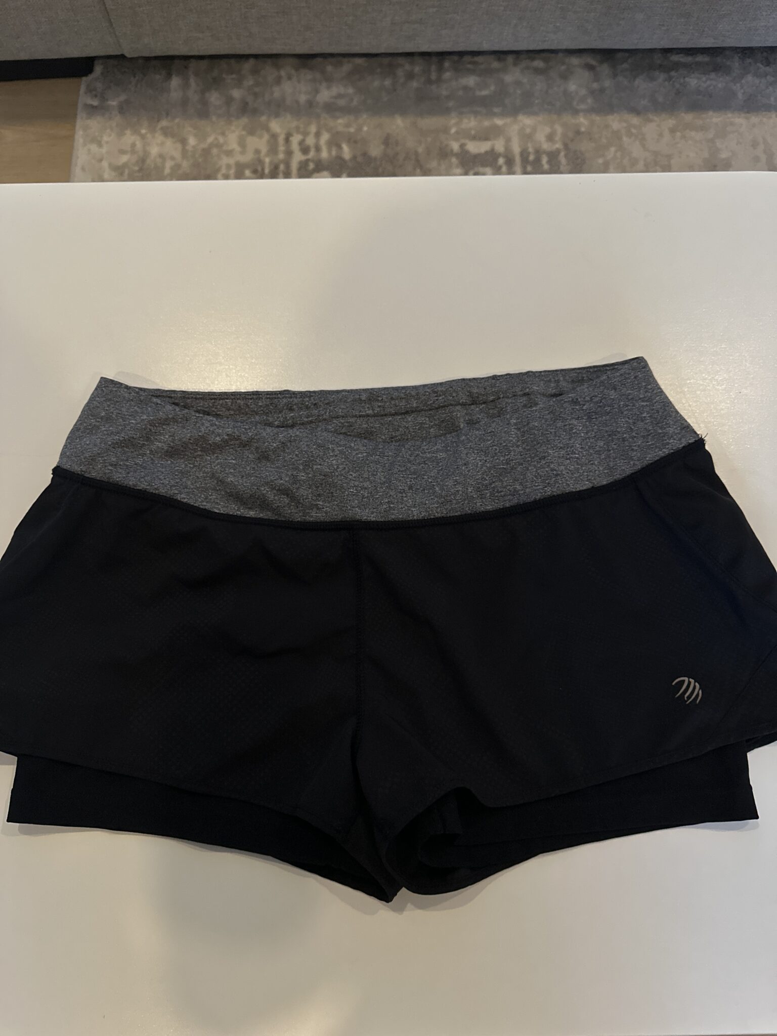 Featured image for Lined sports shorts