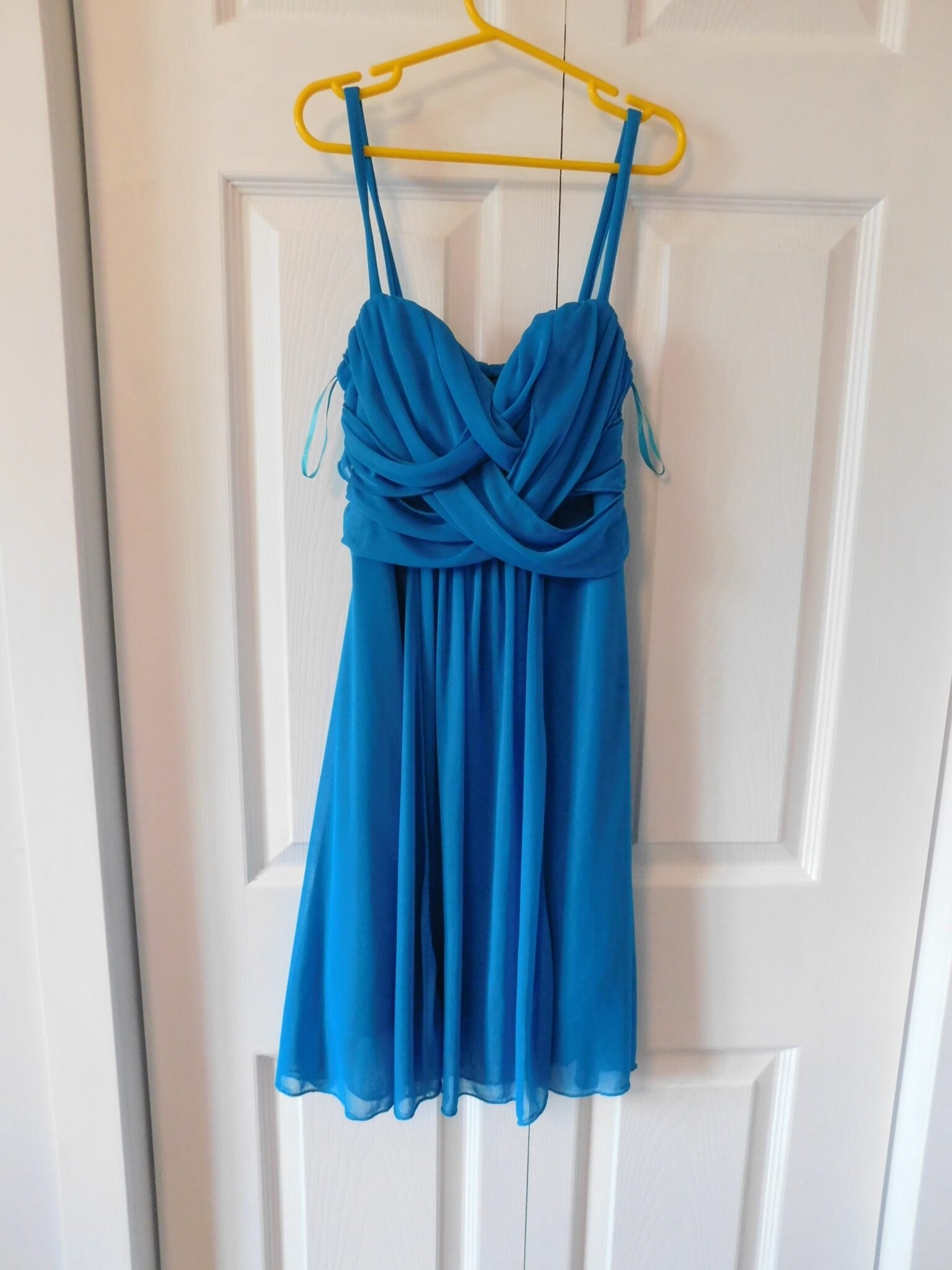 Featured image for Robe courte bleue
