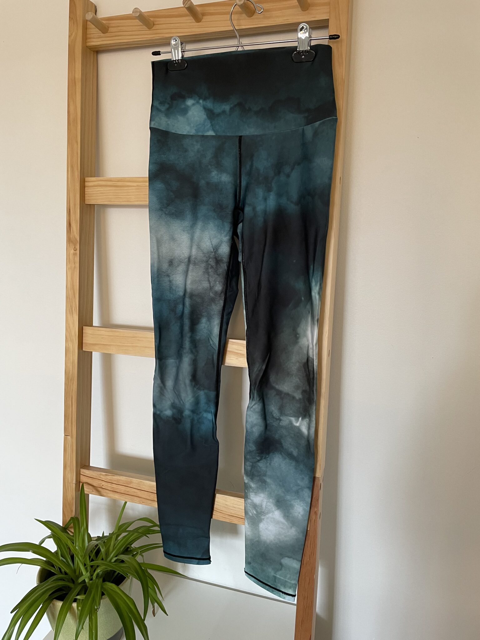 Featured image for Legging Watercolor Pine Oraki