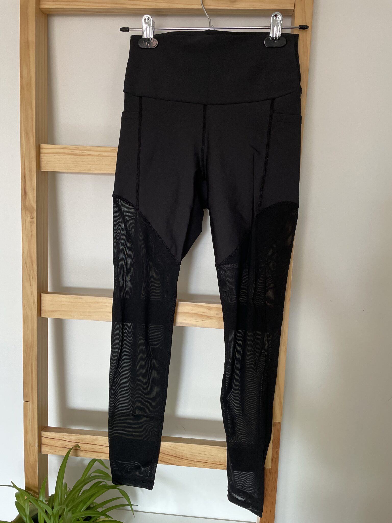 Featured image for Legging mesh avec poches noir Oraki