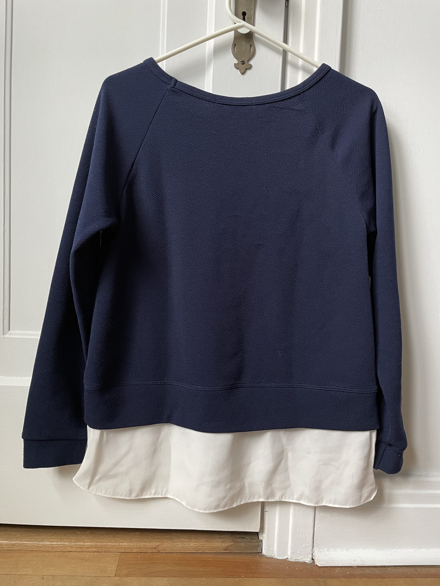 Image for Long-sleeved shirt with integrated hem