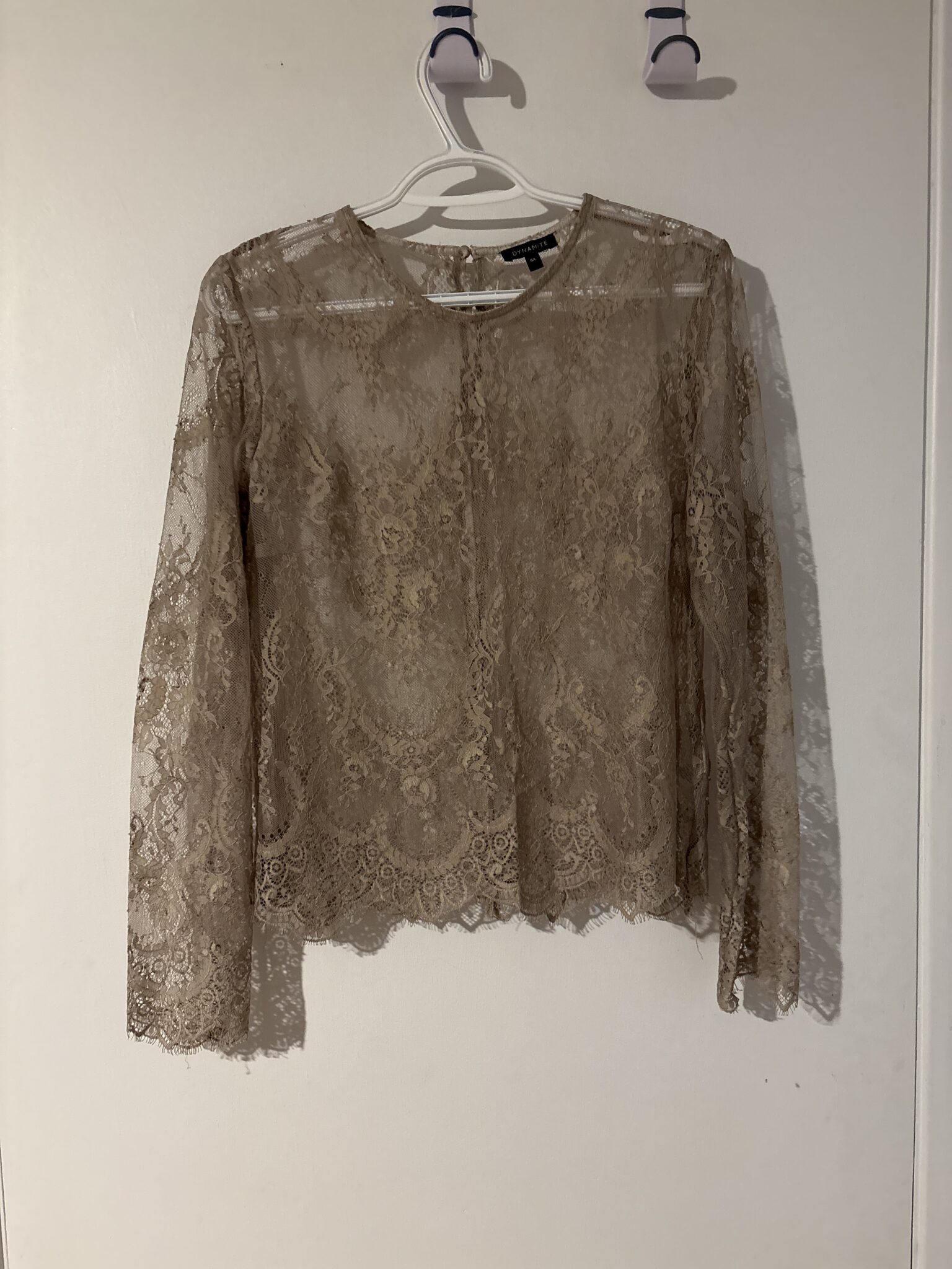 Featured image for Chandail en dentelle