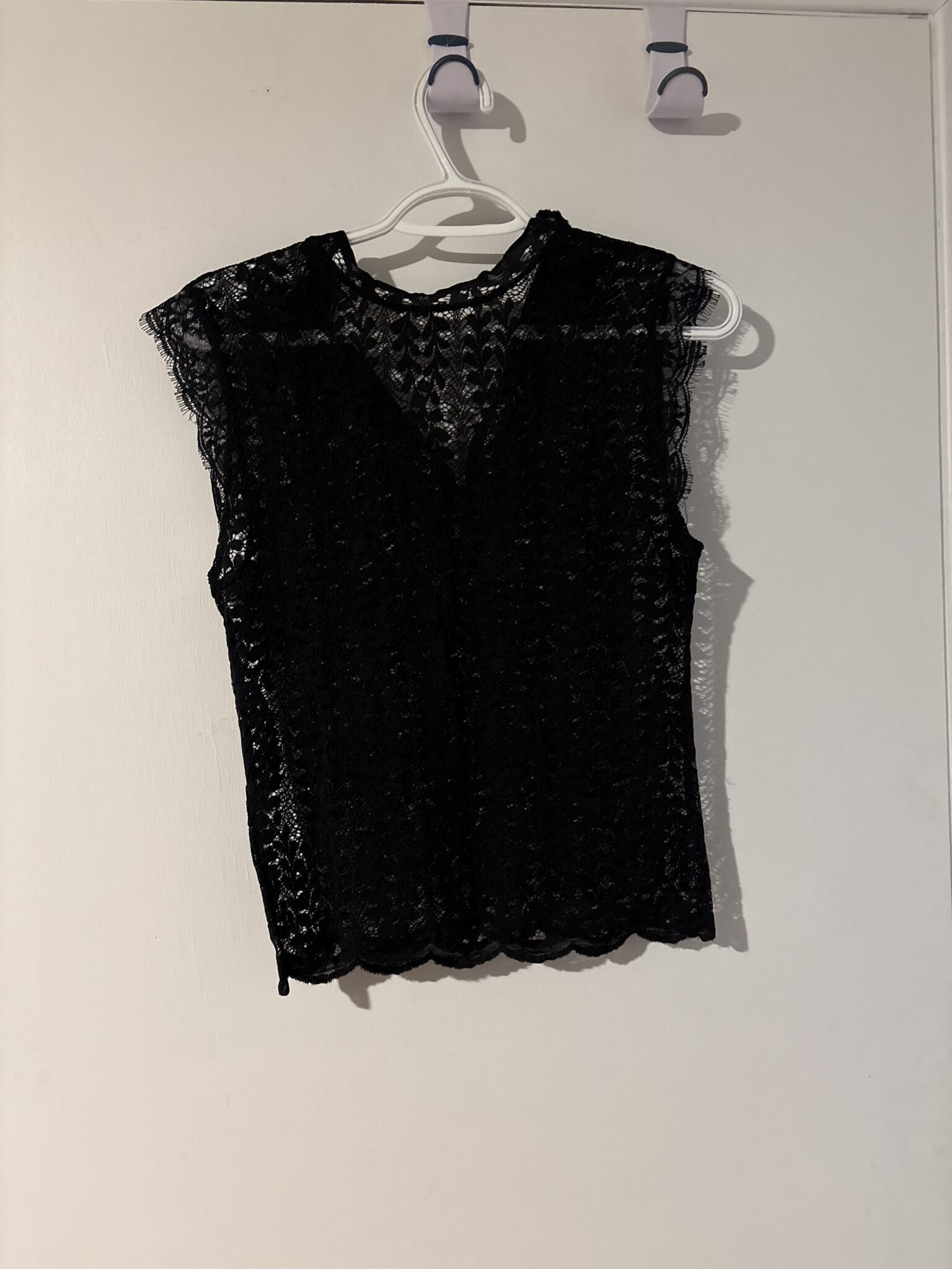 Featured image for Camisole en dentelle