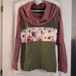 Featured thumbnail for Chandail à large col