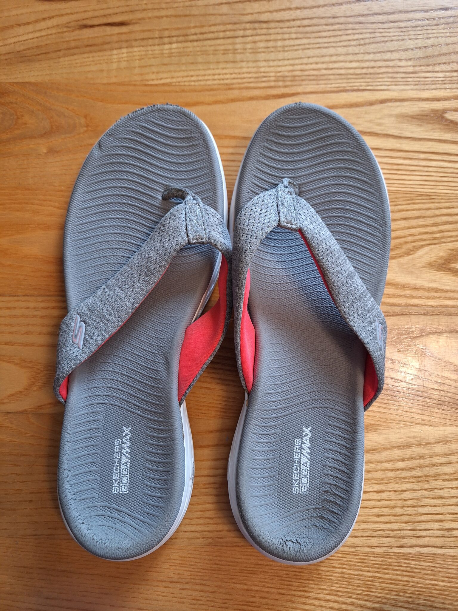 Featured image for Sandale Skechers