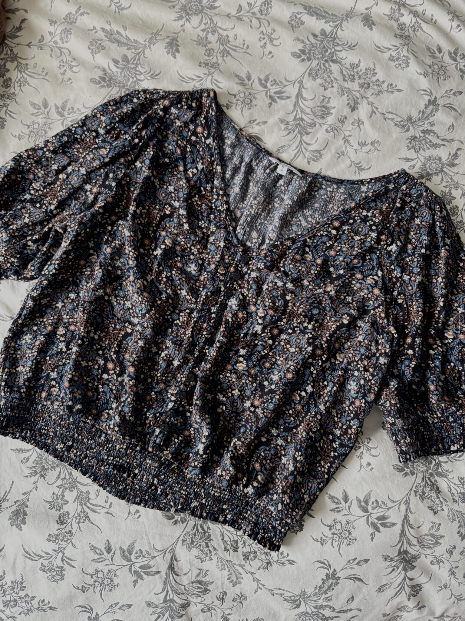 Featured image for REITMANS floral blouse (M)