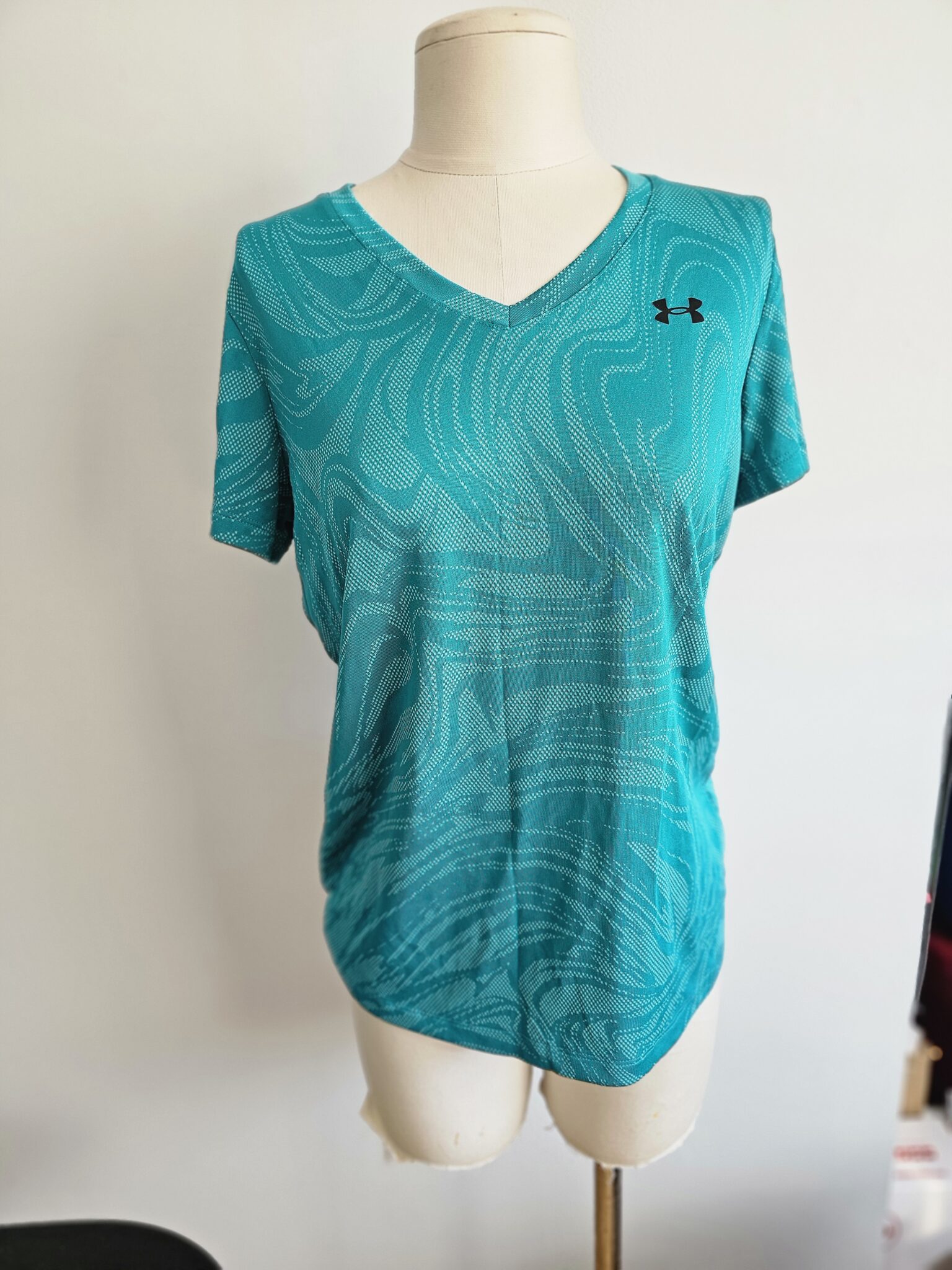 Featured image for T shirt under armour