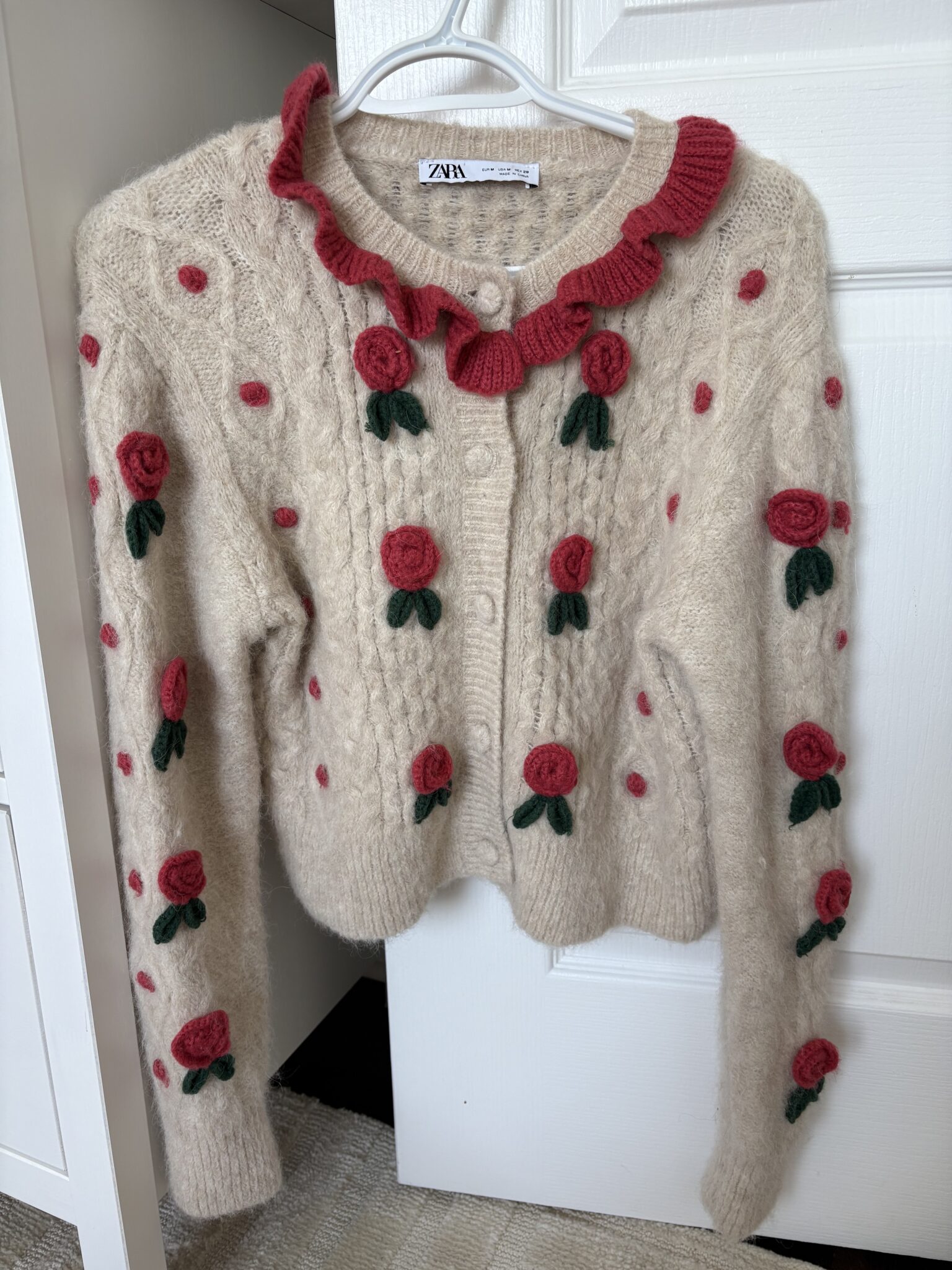 Featured image for Cardigan à fleurs Zara