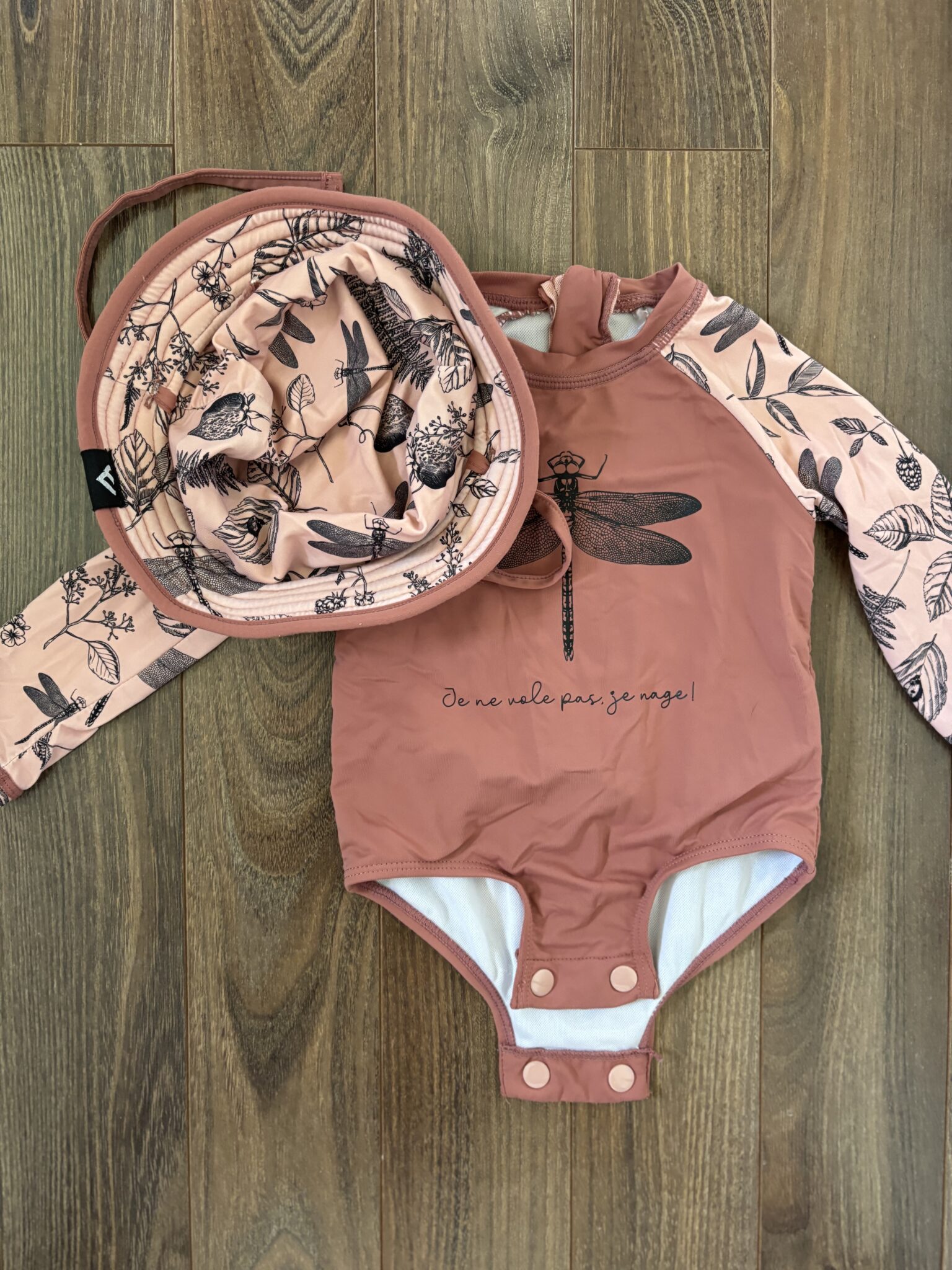 Image for Ensemble maillot et chapeau