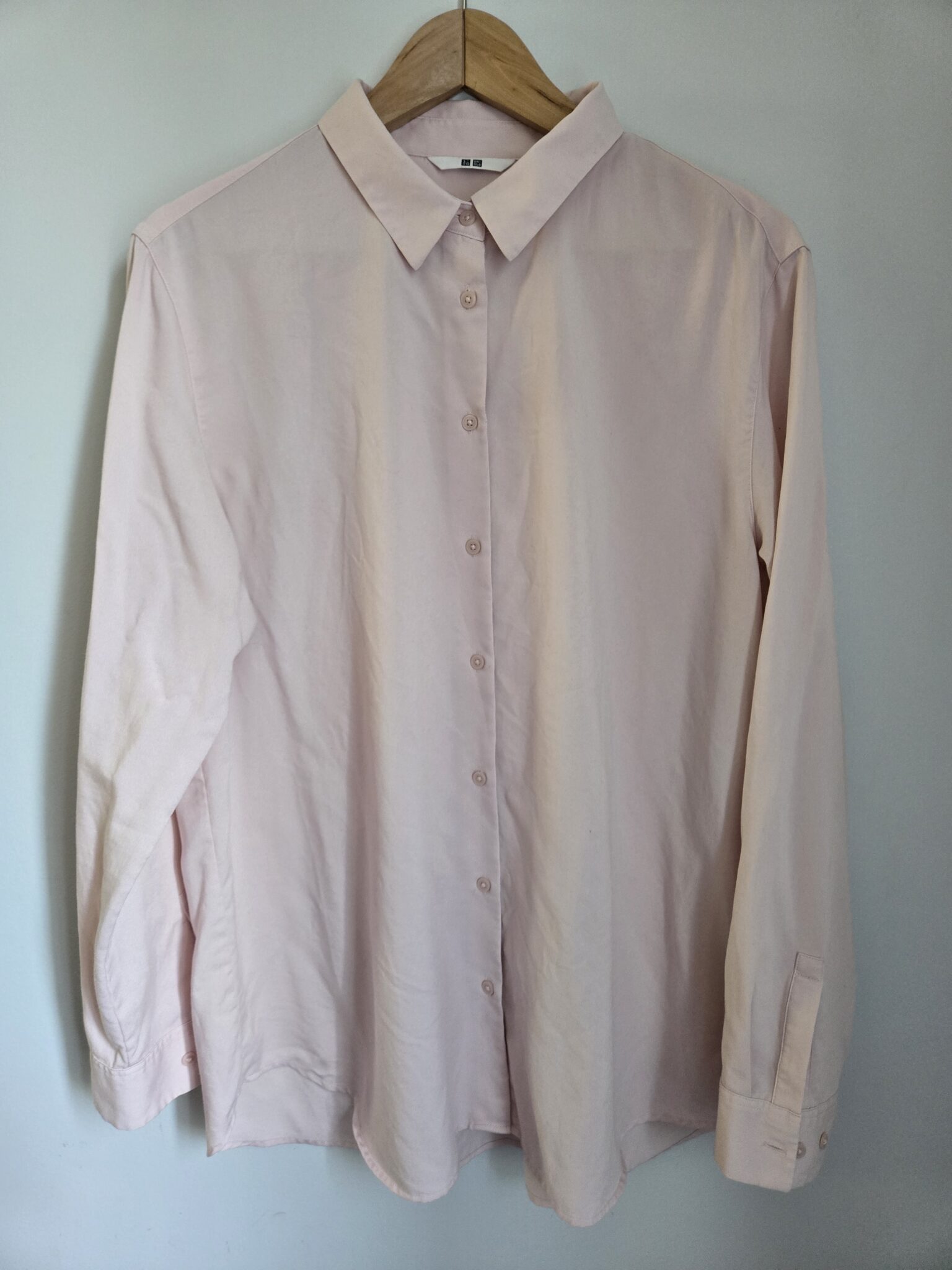Featured image for Powder pink shirt Uniqlo